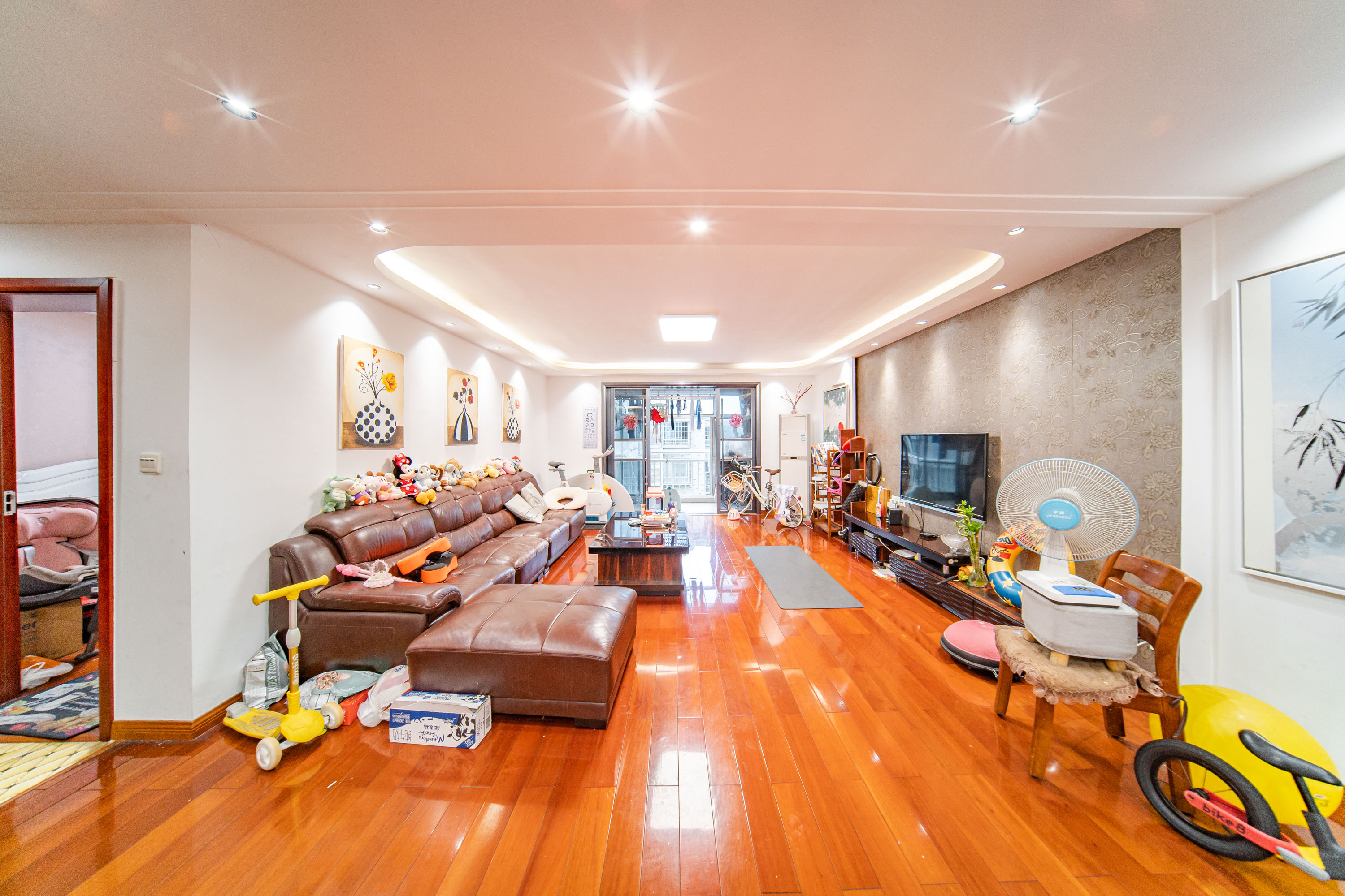 含浦家苑 5室2厅2卫 96.0万 含浦家苑 5室2厅2卫 96.0万客厅