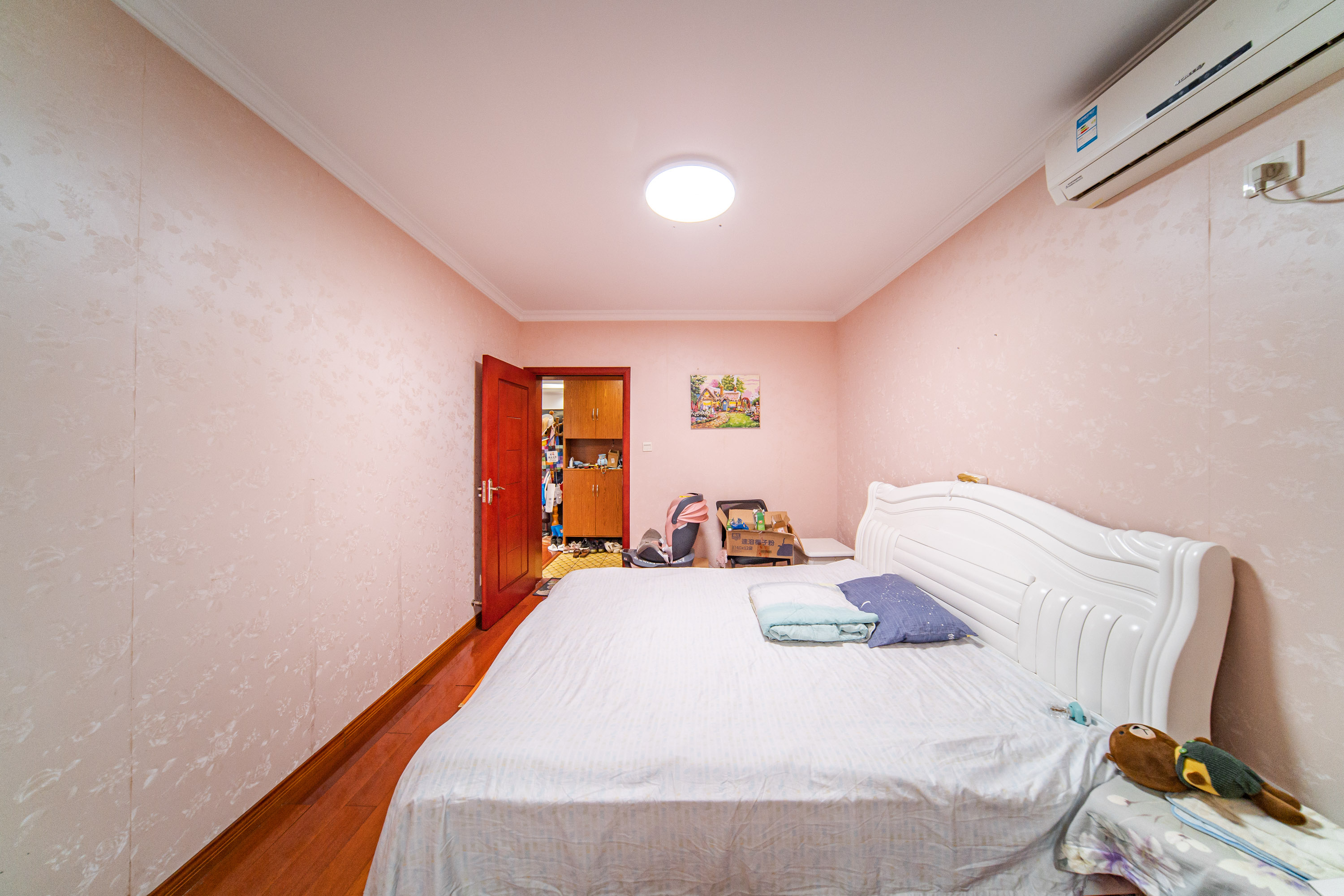 含浦家苑 5室2厅2卫 96.0万 含浦家苑 5室2厅2卫 96.0万卧室