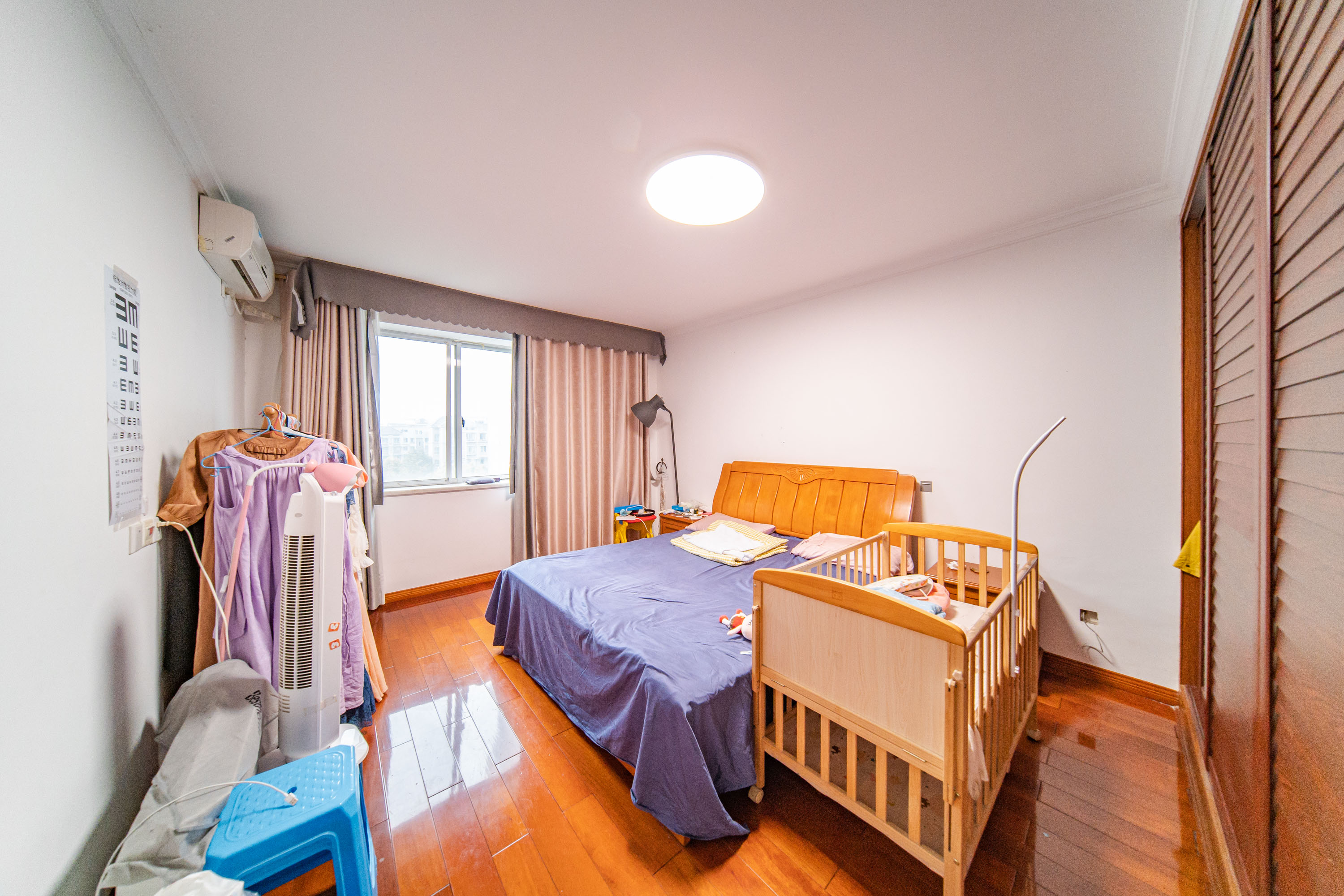 含浦家苑 5室2厅2卫 96.0万 含浦家苑 5室2厅2卫 96.0万卧室