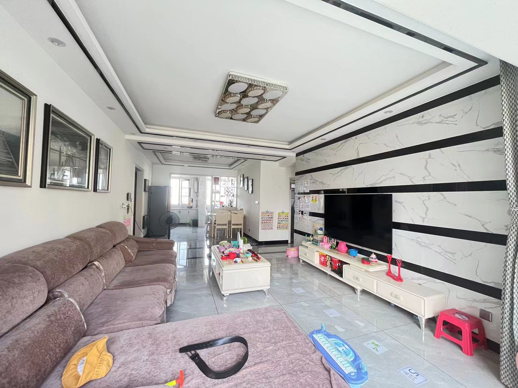 新桂广场 3室2厅2卫 94.8万 新桂广场 3室2厅2卫 94.8万室内图