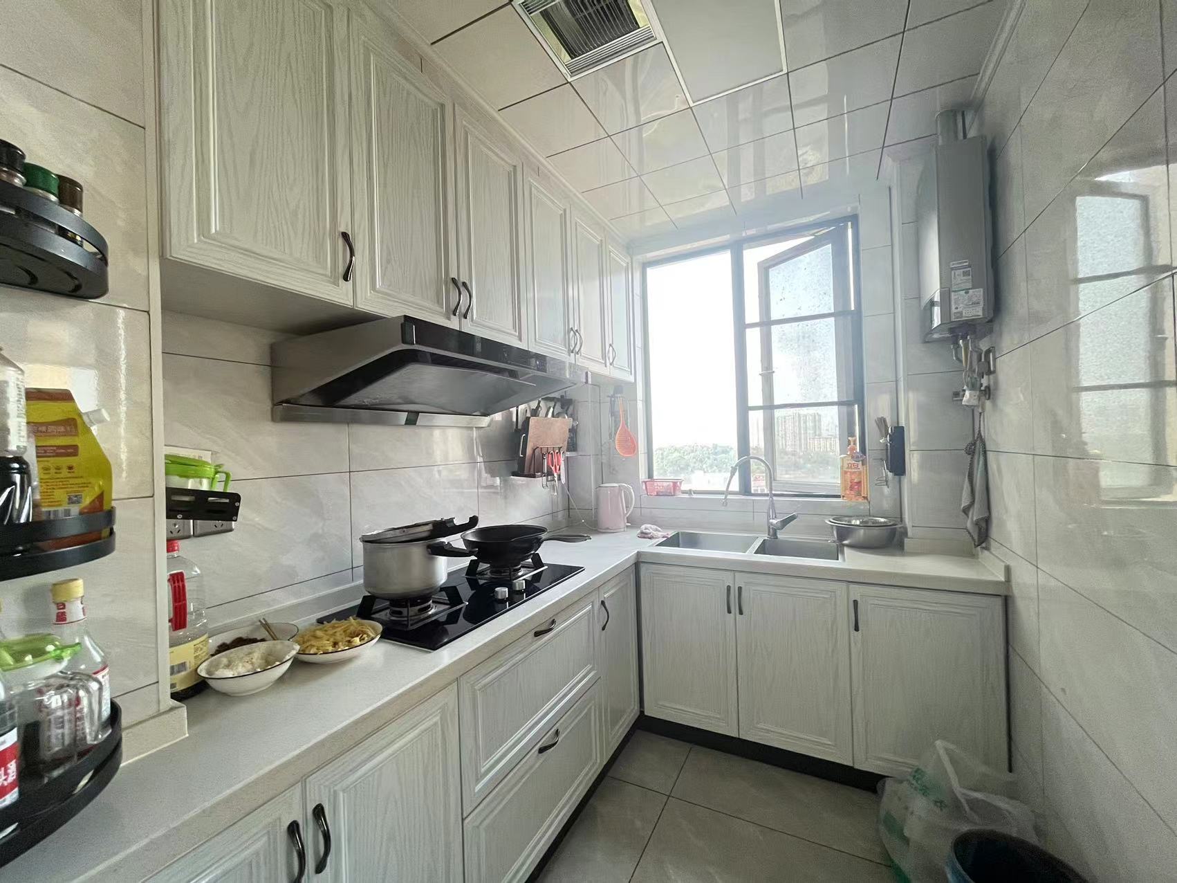 新桂广场 3室2厅2卫 94.8万 新桂广场 3室2厅2卫 94.8万室内图