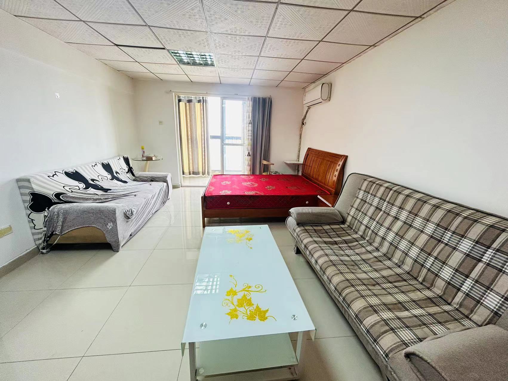 中瀚财富广场 1室0厅1卫 16.80万 中瀚财富广场 1室0厅1卫 16.80万客厅