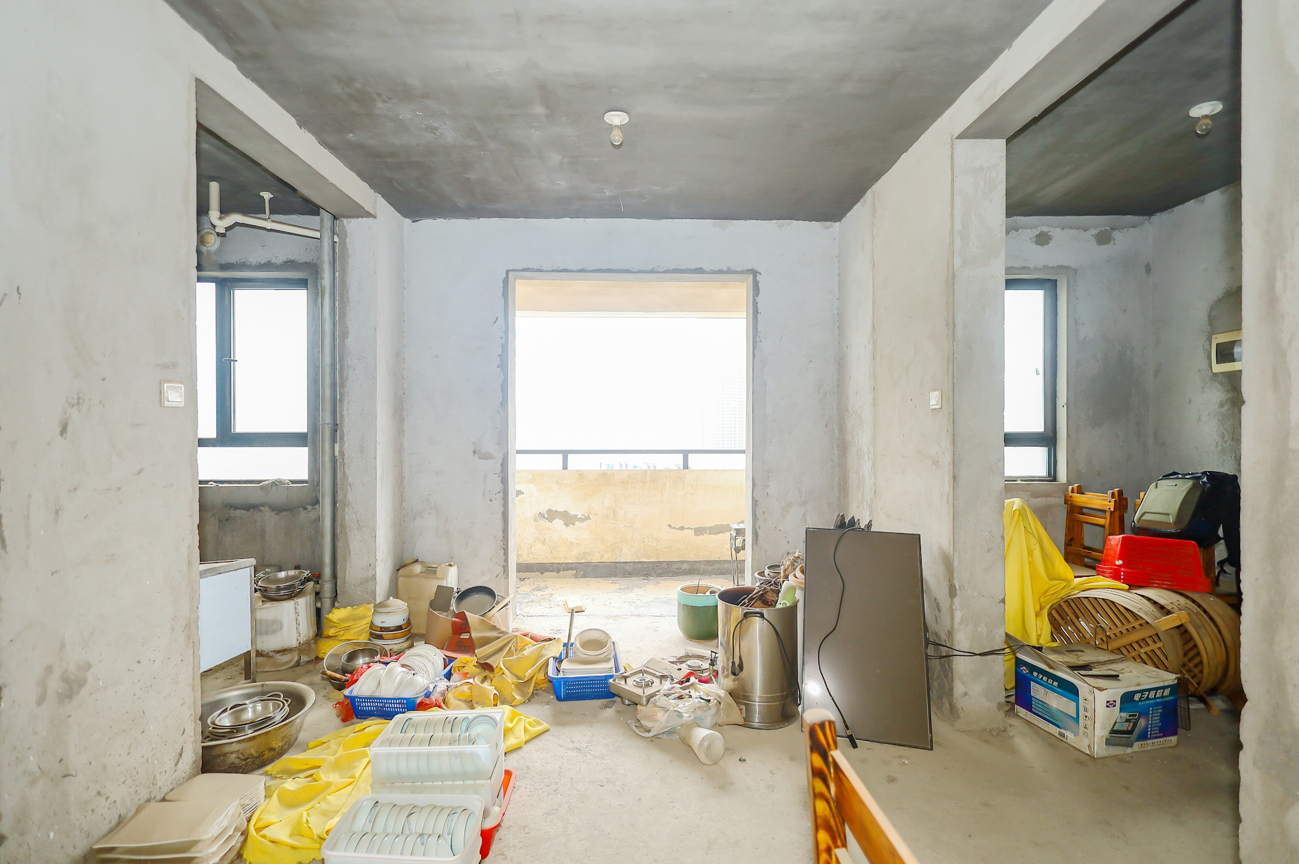 长大卧琥  3室2厅2卫   135.00万客厅