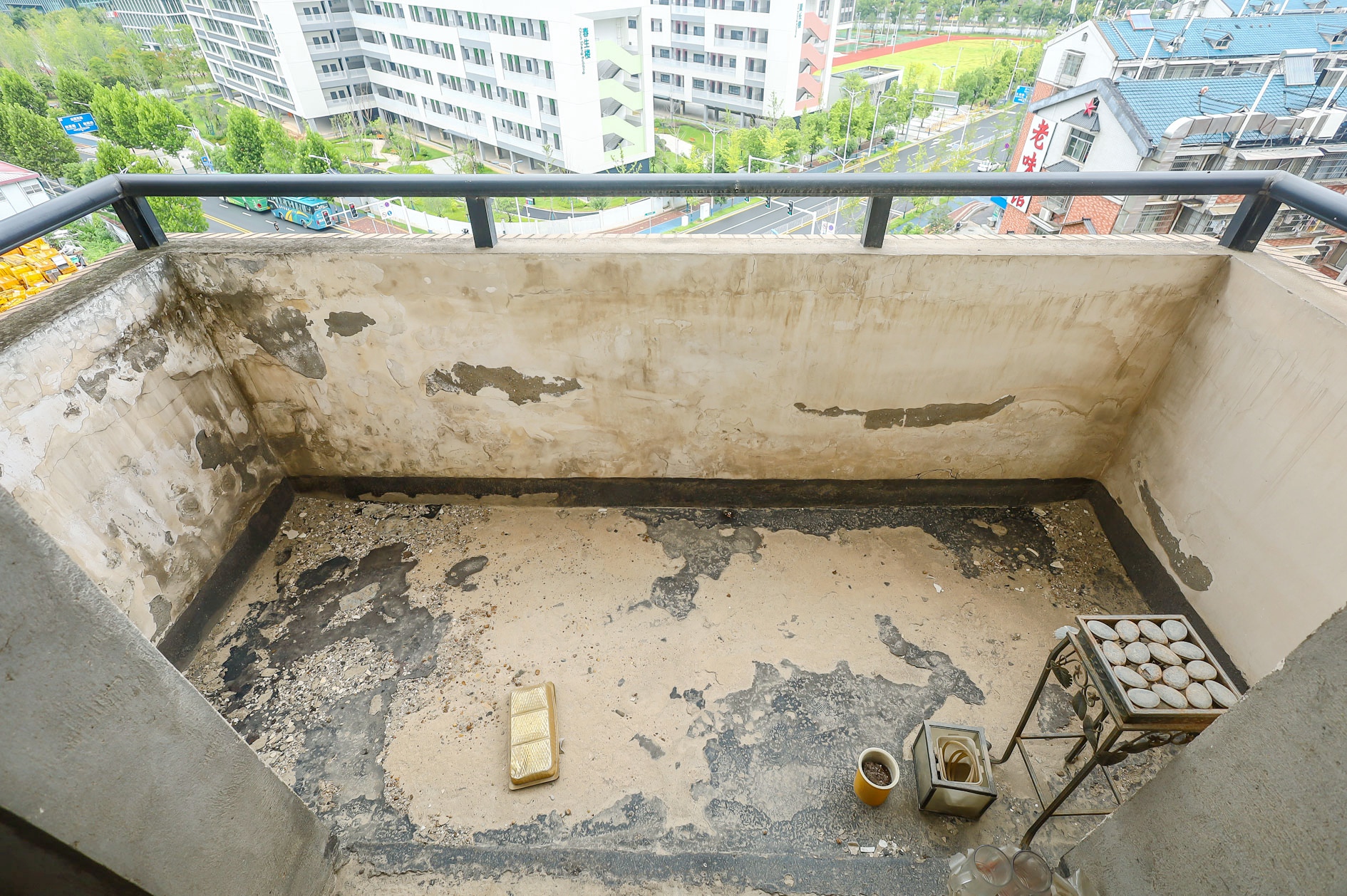 长大卧琥  3室2厅2卫   135.00万阳台