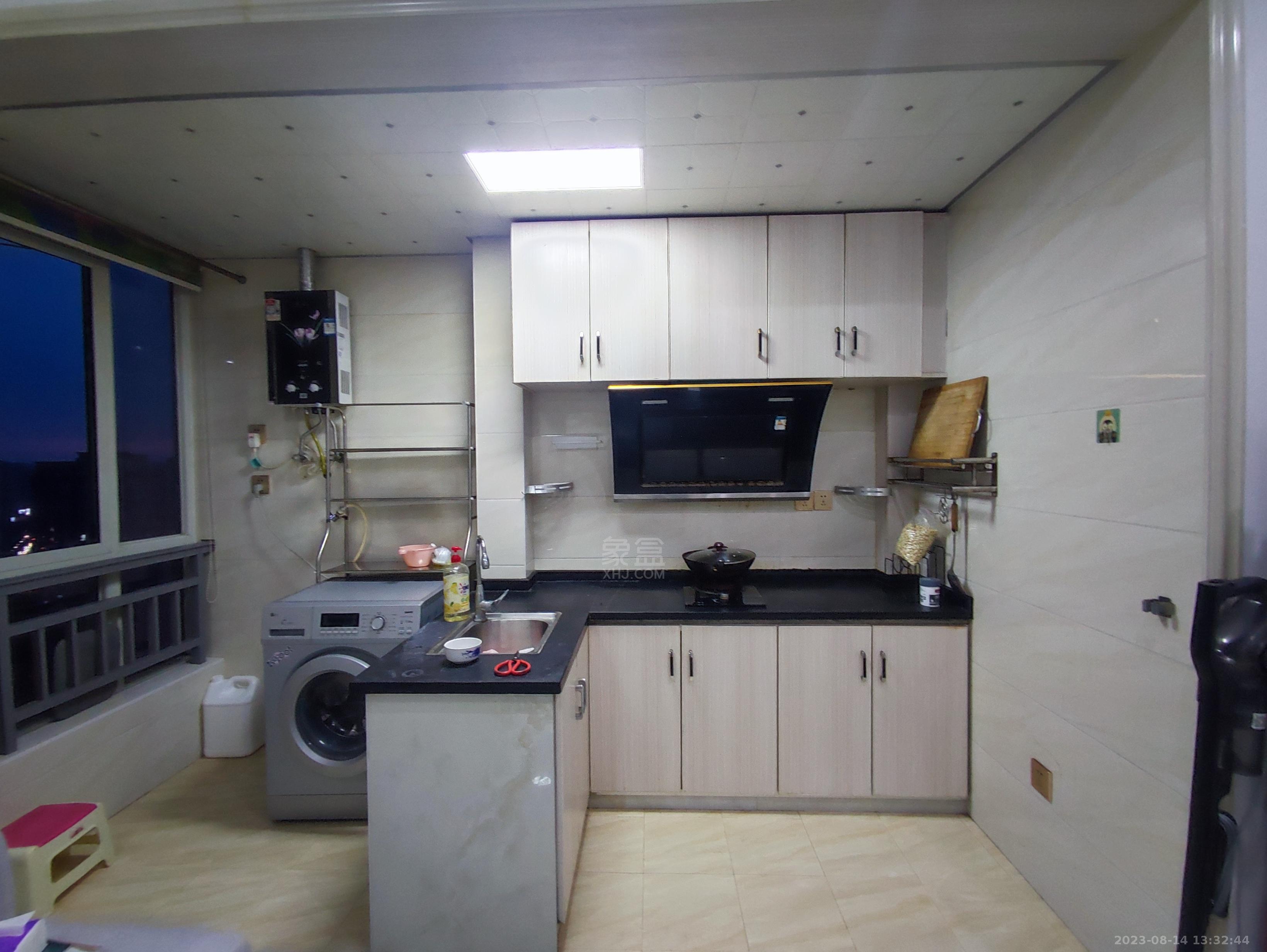庐山一号  1室1厅1卫   1600.00元/月室内图