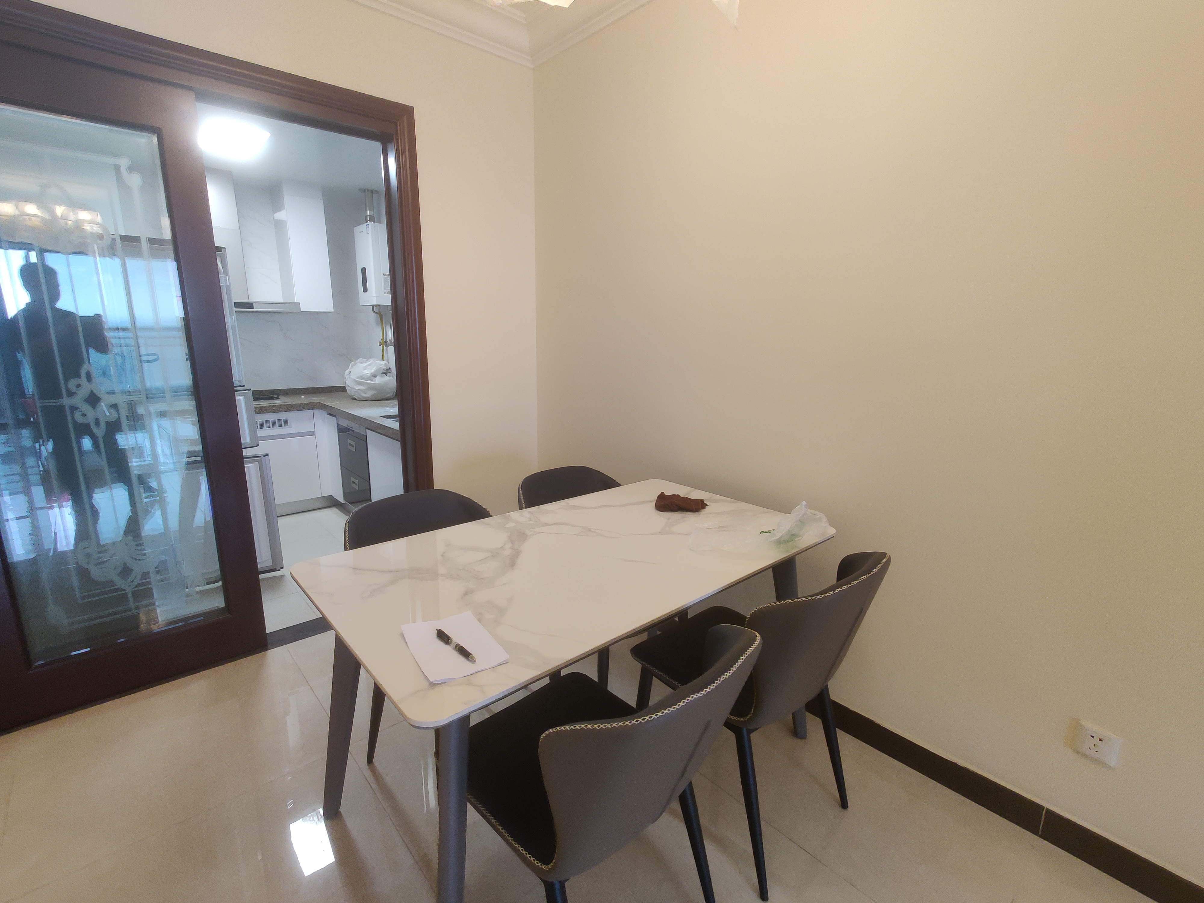 恒大绿洲 3室2厅2卫 2400.0元/月 恒大绿洲 3室2厅2卫 2400.0元/月室内图