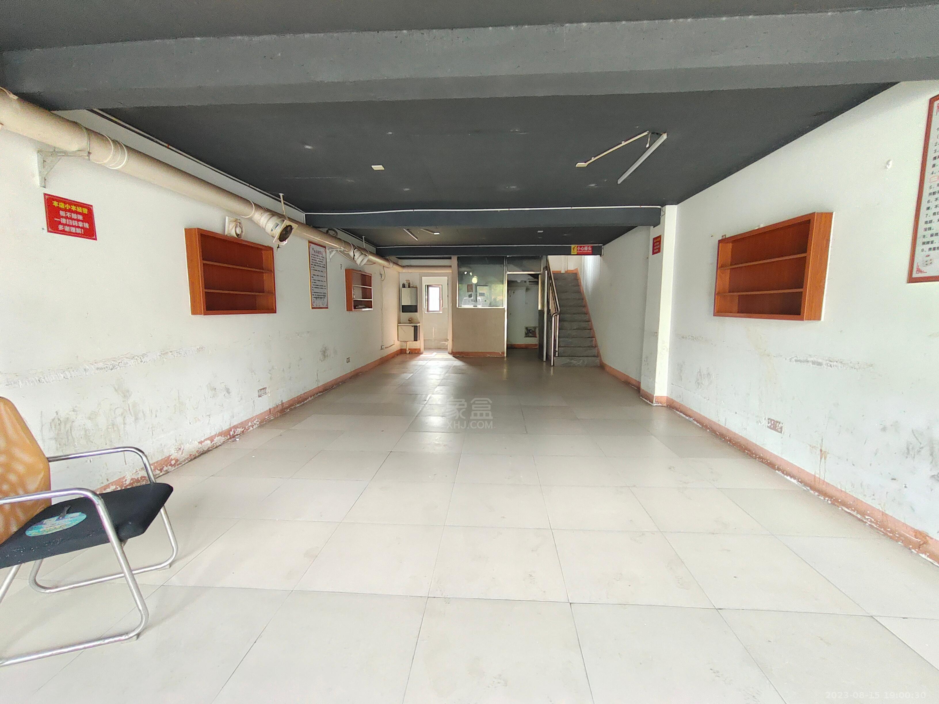 蓝溪谷 3室2厅1卫 5000.00元/月 蓝溪谷 3室2厅1卫 5000.00元/月室内图