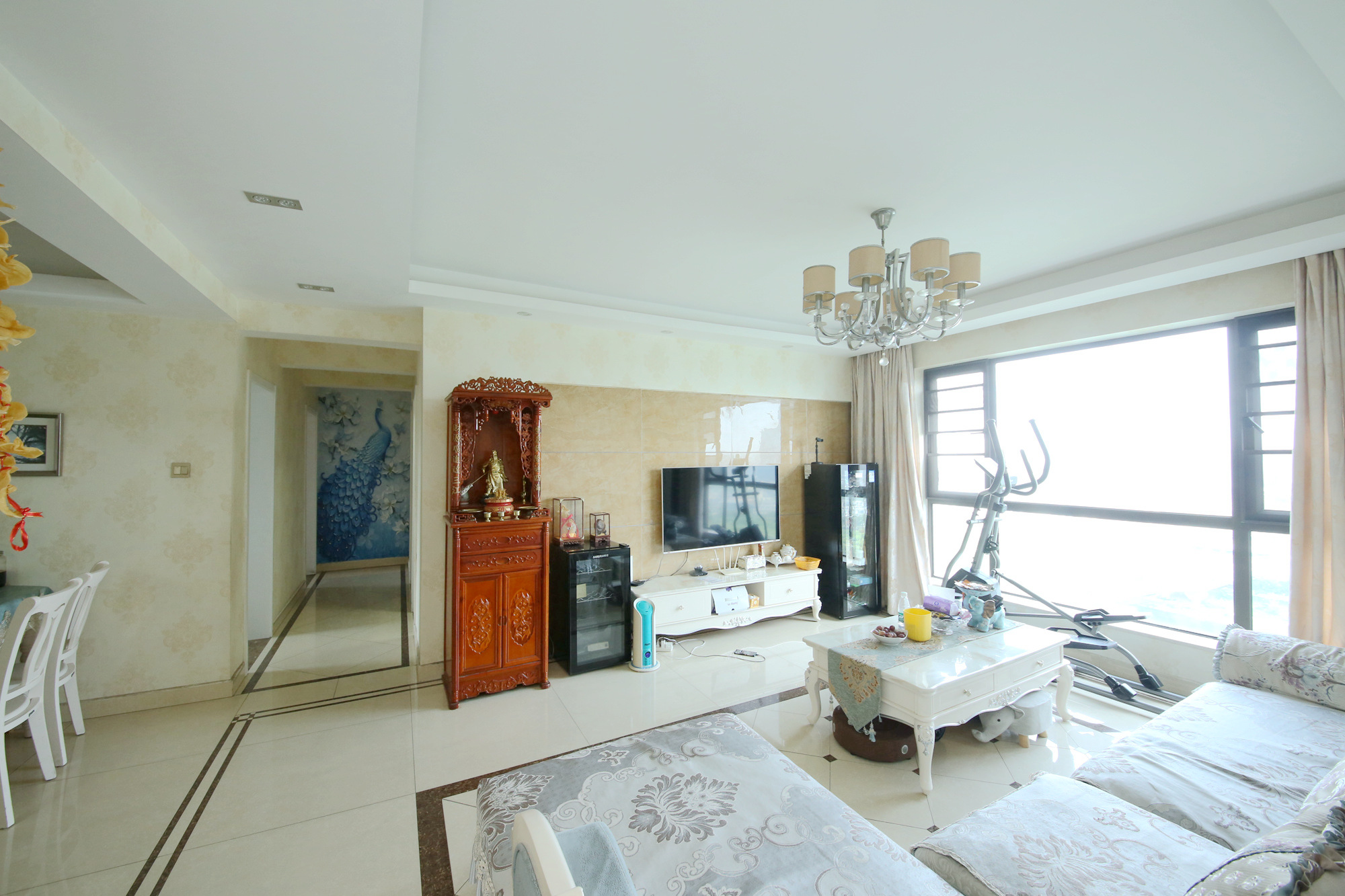 万象凯旋湾  3室2厅2卫    138.0万客厅