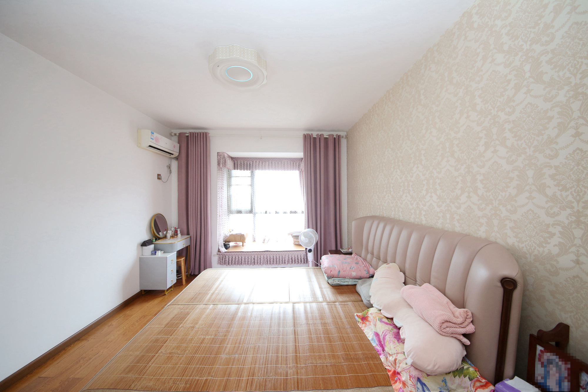 万象凯旋湾  3室2厅2卫    138.0万卧室