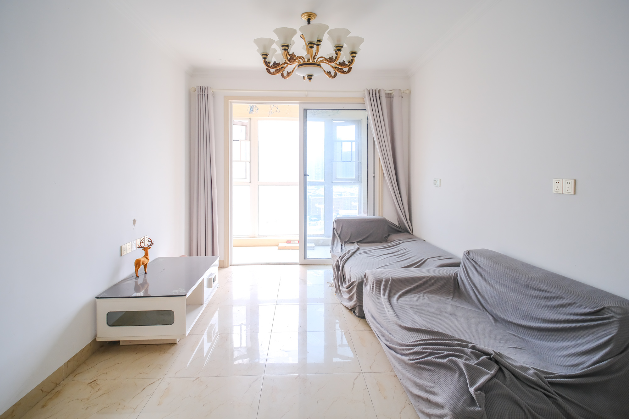 荣盛花语城 2室2厅1卫 56.8万 荣盛花语城 2室2厅1卫 56.8万客厅