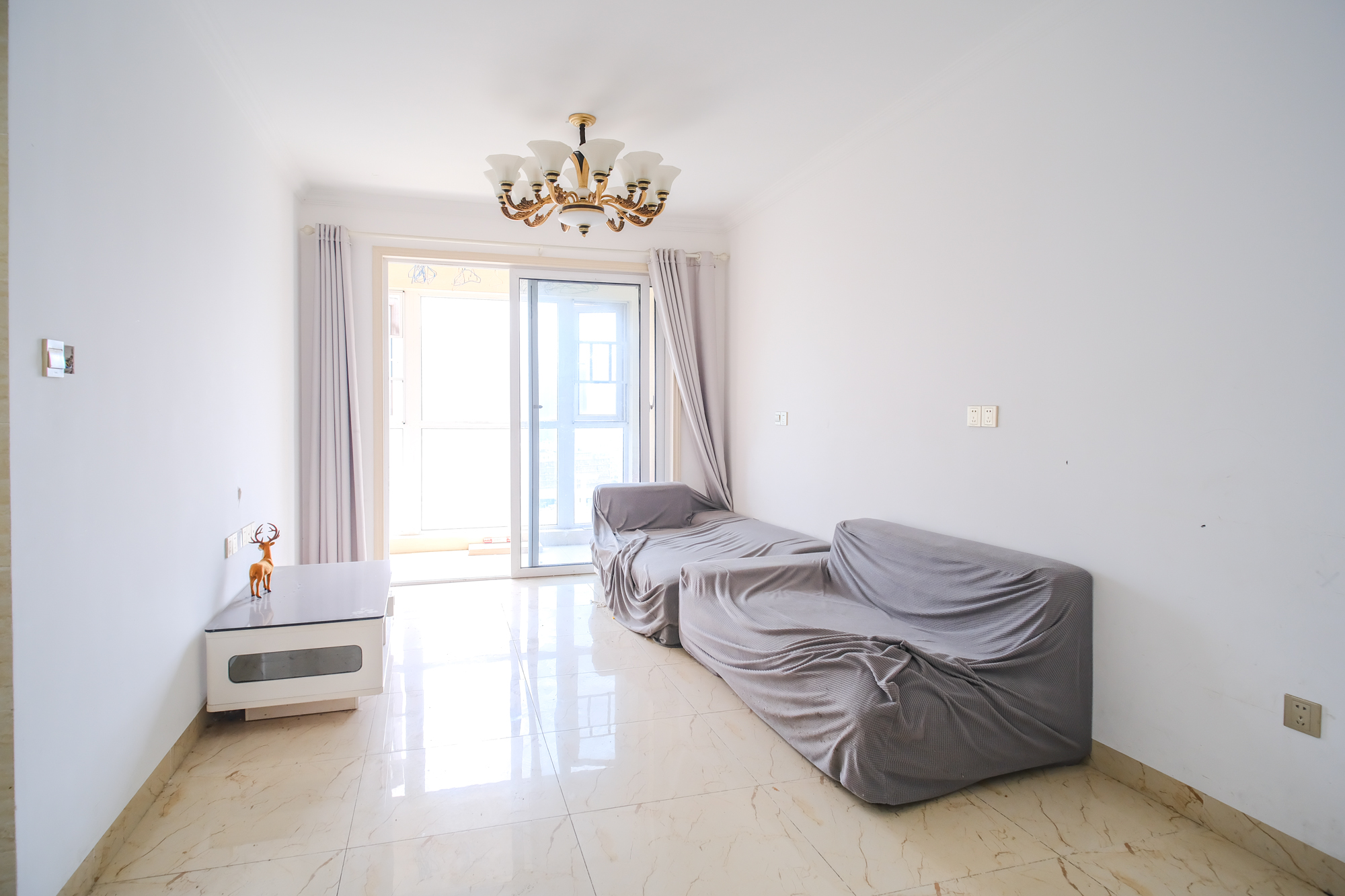 荣盛花语城 2室2厅1卫 56.8万 荣盛花语城 2室2厅1卫 56.8万客厅