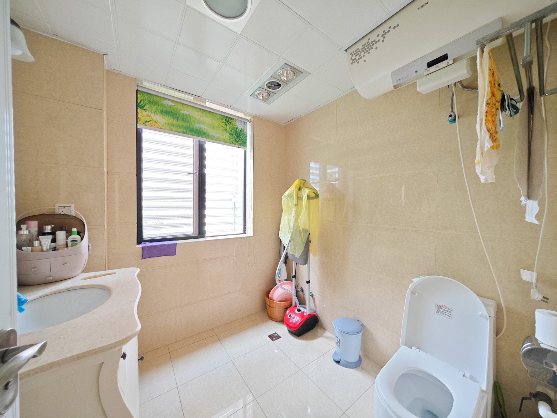 鑫远湘府华城  5室2厅2卫    235.0万卫生间