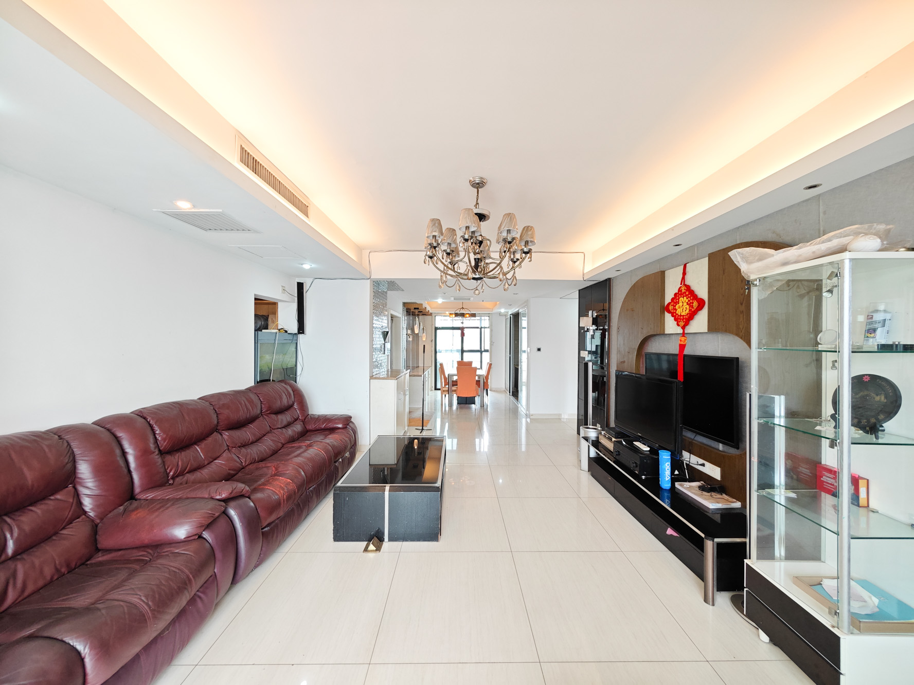 鑫远湘府华城  4室2厅2卫    184.0万客厅