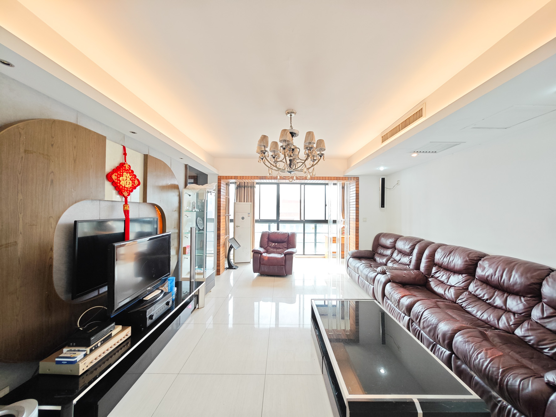 鑫远湘府华城  4室2厅2卫    184.0万客厅