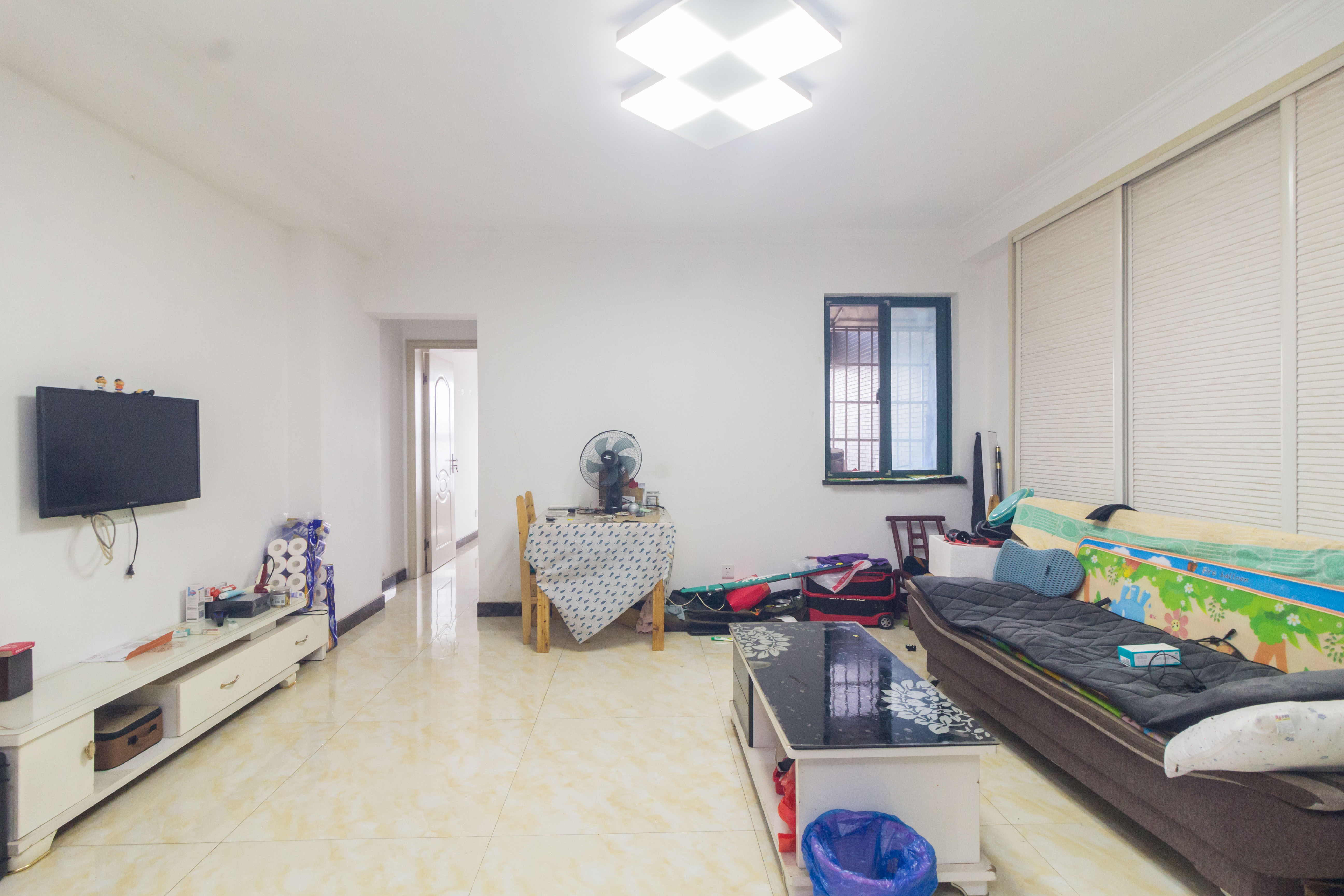 华天LOHO小镇 1室1厅1卫 22.00万 华天LOHO小镇 1室1厅1卫 22.00万客厅