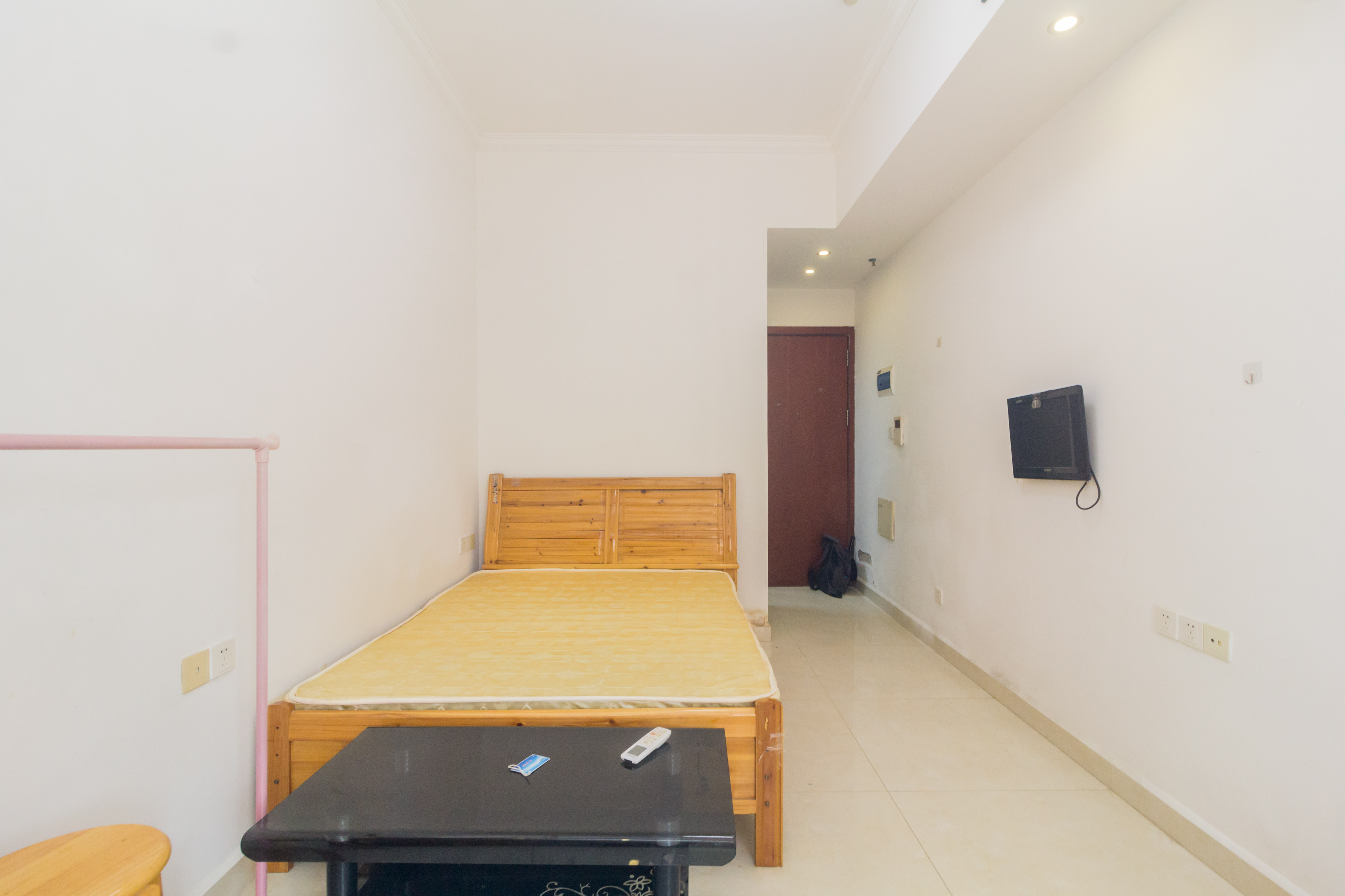 佐佑大厦 1室1厅1卫 13.8万 佐佑大厦 1室1厅1卫 13.8万客厅