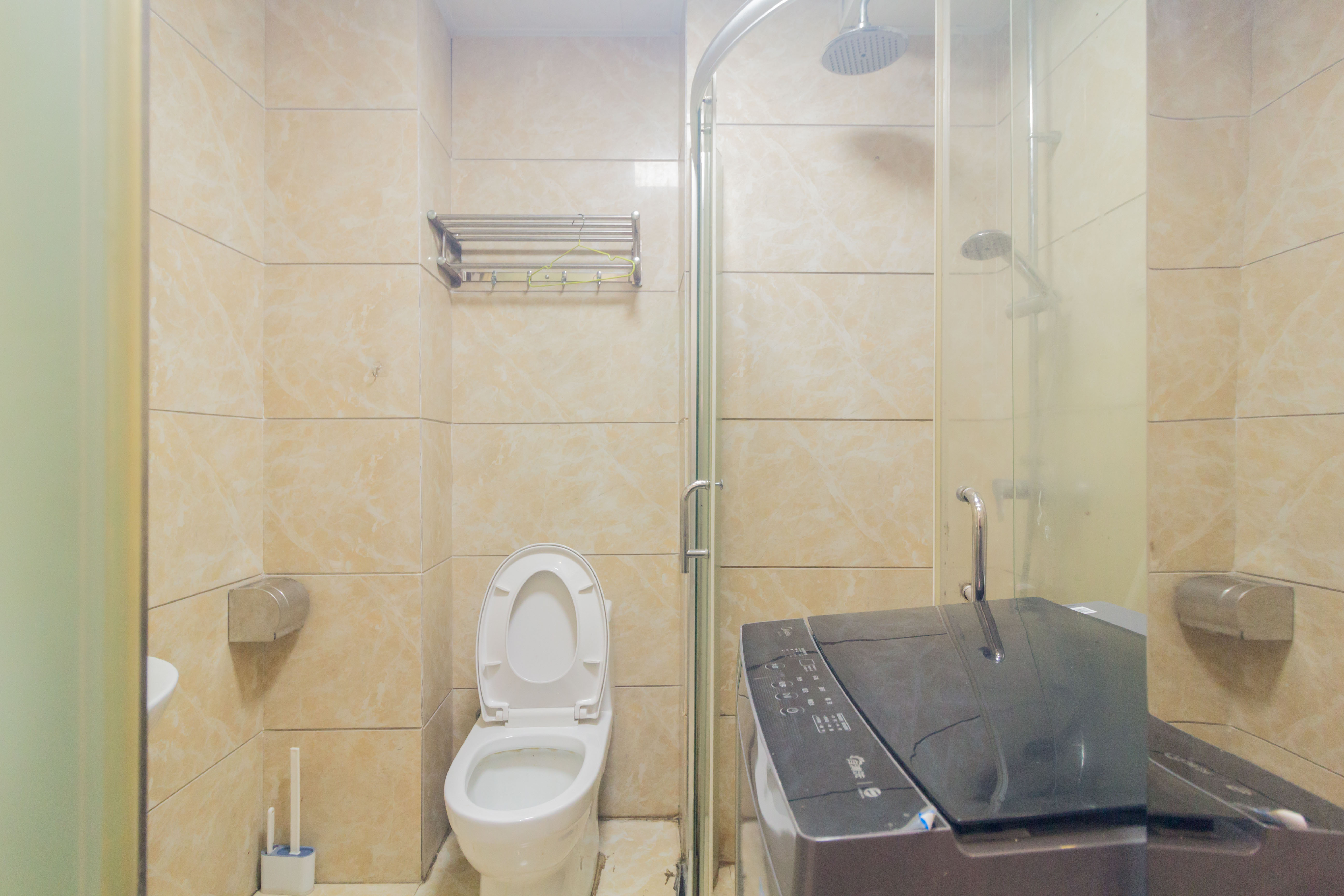 佐佑大厦 1室1厅1卫 13.8万 佐佑大厦 1室1厅1卫 13.8万卫生间