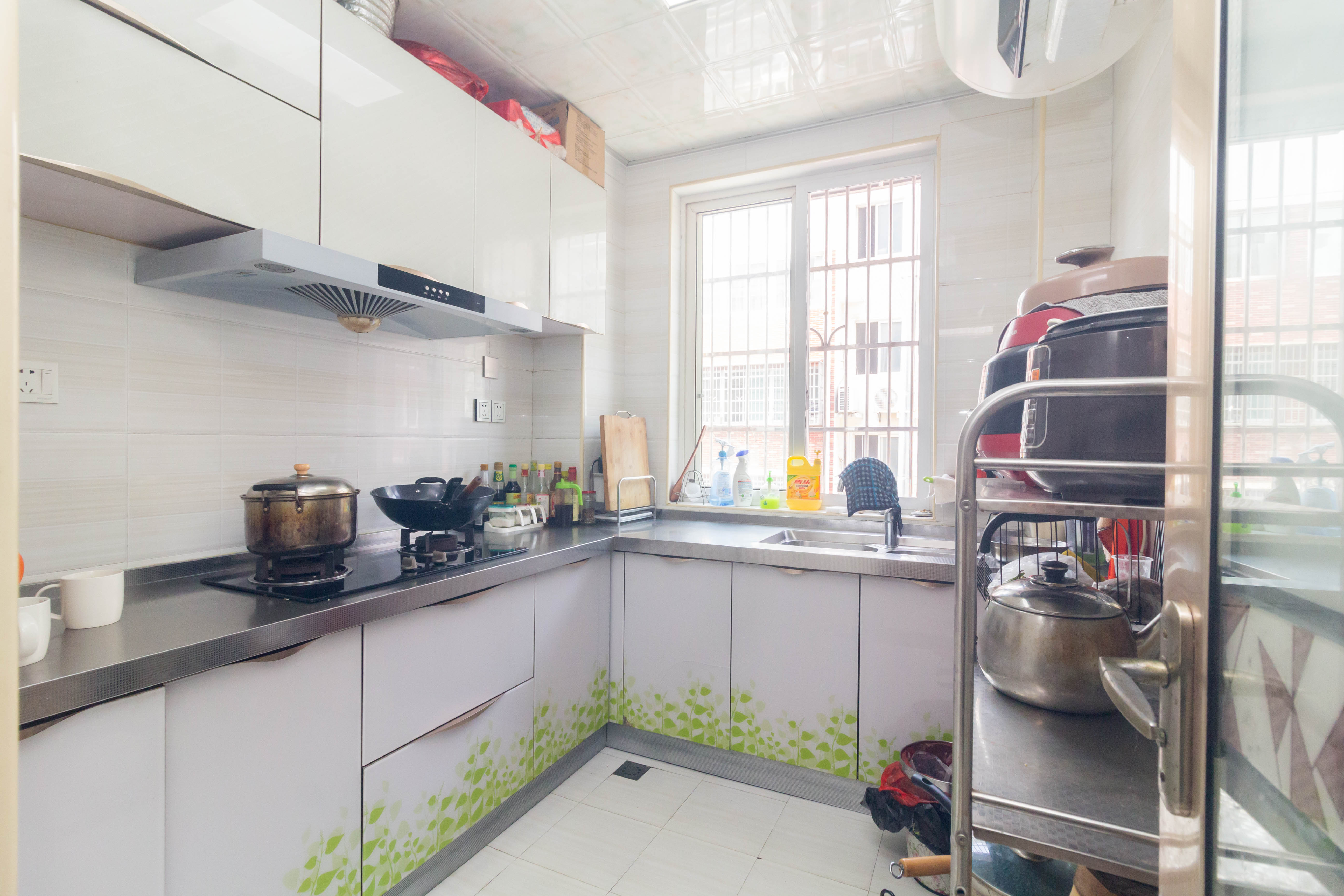 榔梨综合市场  3室2厅2卫    63.8万 榔梨综合市场  3室2厅2卫    63.8万厨房