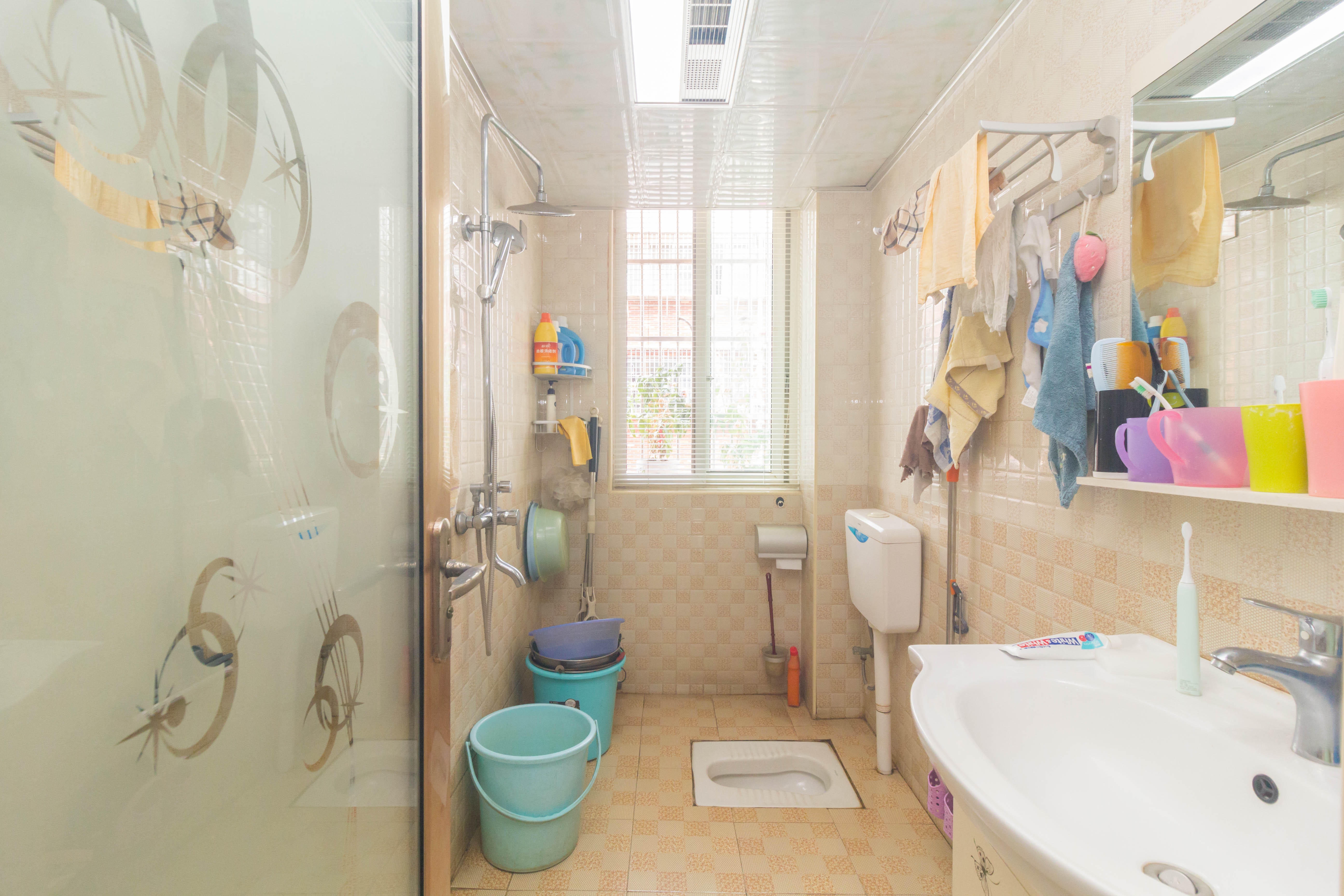 榔梨综合市场  3室2厅2卫    63.8万卫生间