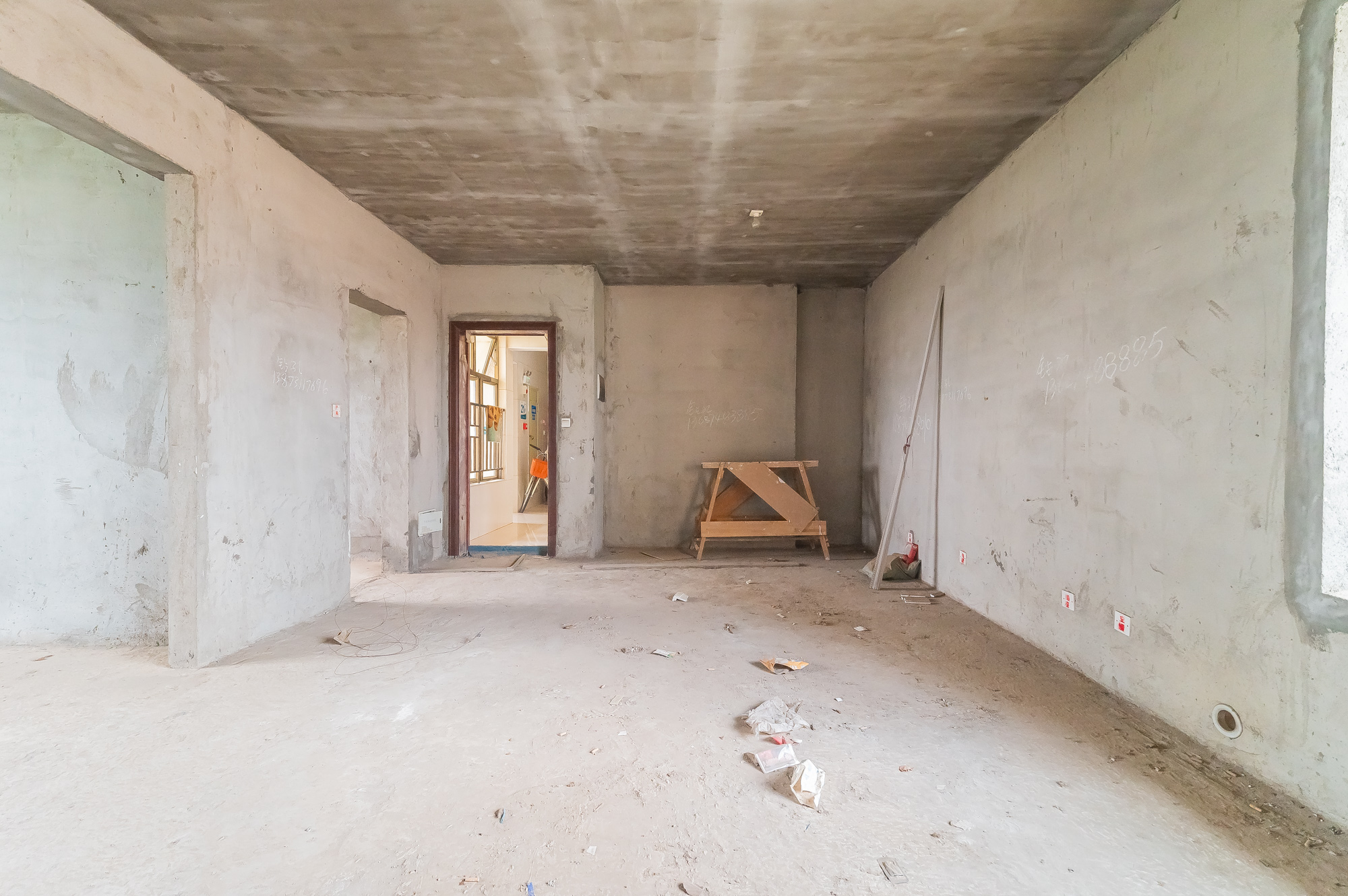 碧桂园威尼斯城 4室2厅2卫 97.0万 碧桂园威尼斯城 4室2厅2卫 97.0万客厅