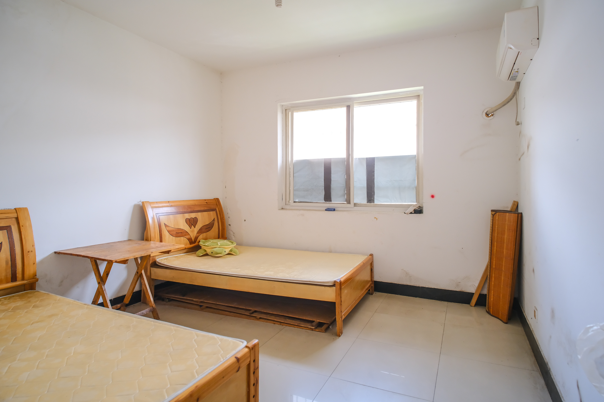 金鹰机电大市场 5室2厅1卫 78.8万 金鹰机电大市场 5室2厅1卫 78.8万卧室