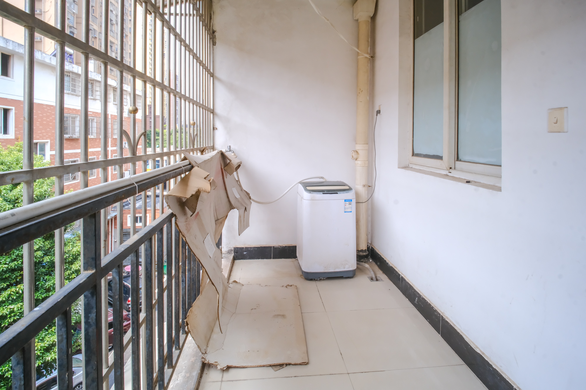 金鹰机电大市场 5室2厅1卫 78.8万 金鹰机电大市场 5室2厅1卫 78.8万阳台