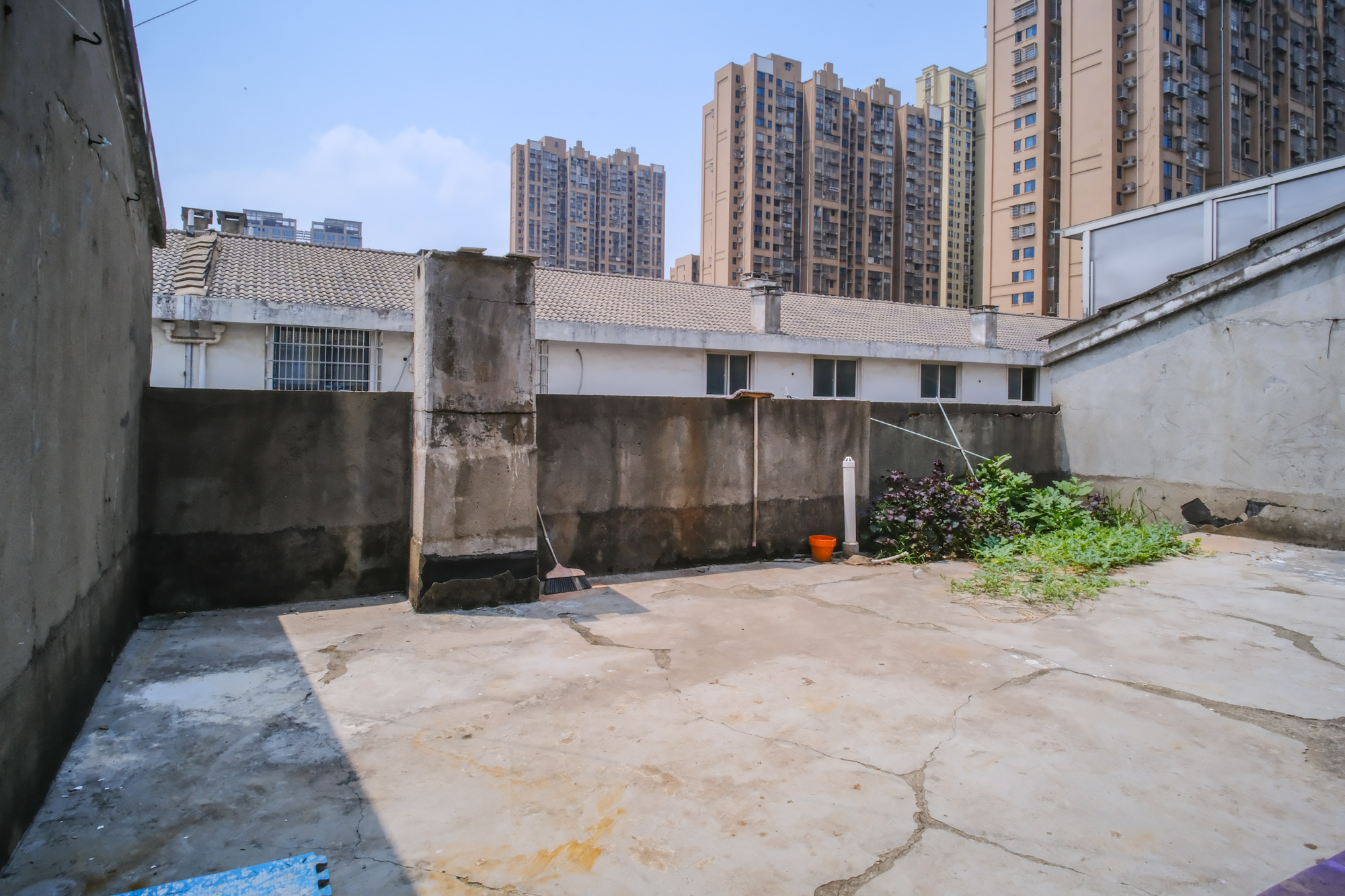 金鹰机电大市场 5室2厅1卫 78.8万 金鹰机电大市场 5室2厅1卫 78.8万阳台