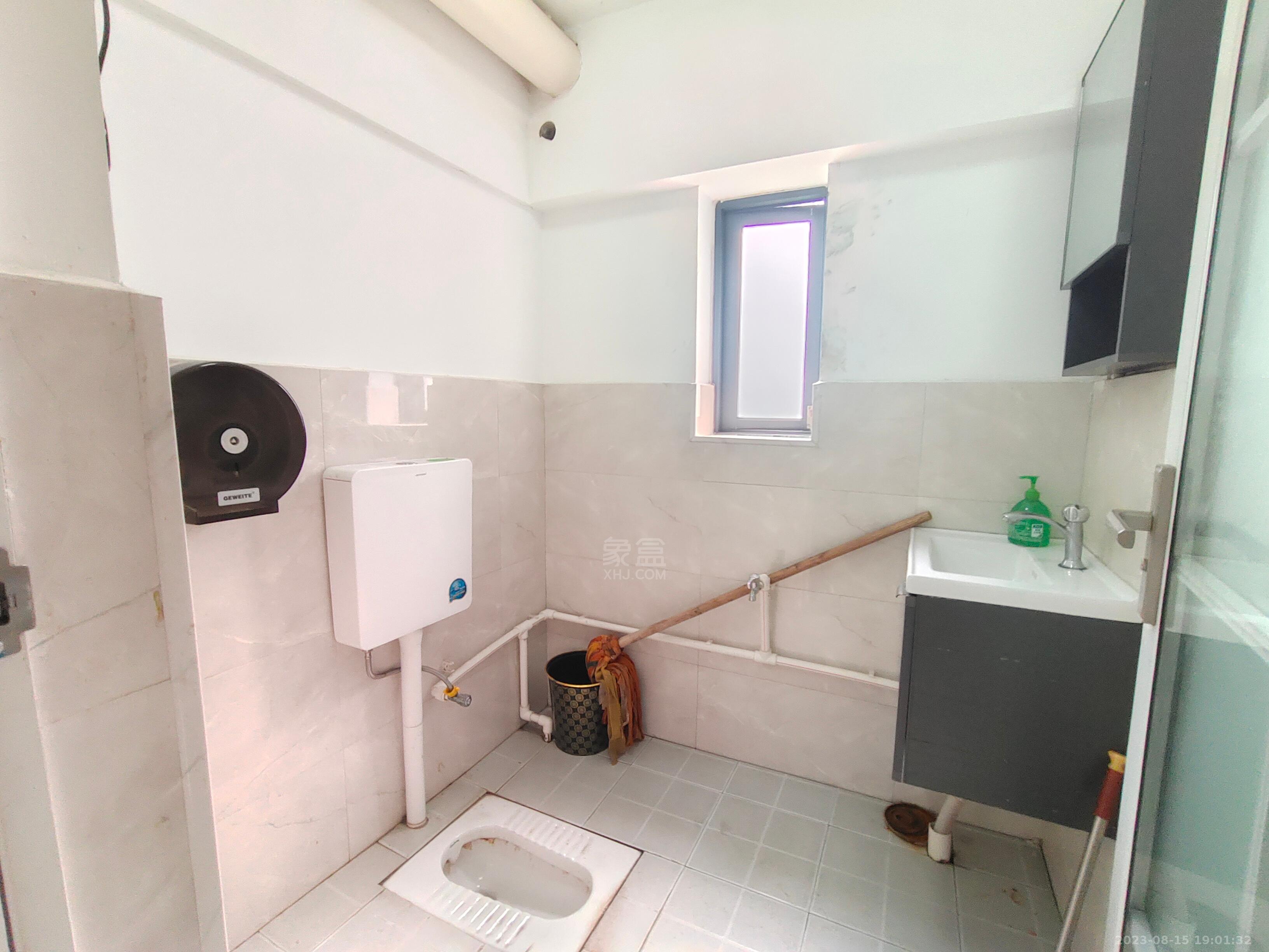 蓝溪谷 3室2厅1卫 5000.00元/月 蓝溪谷 3室2厅1卫 5000.00元/月室内图