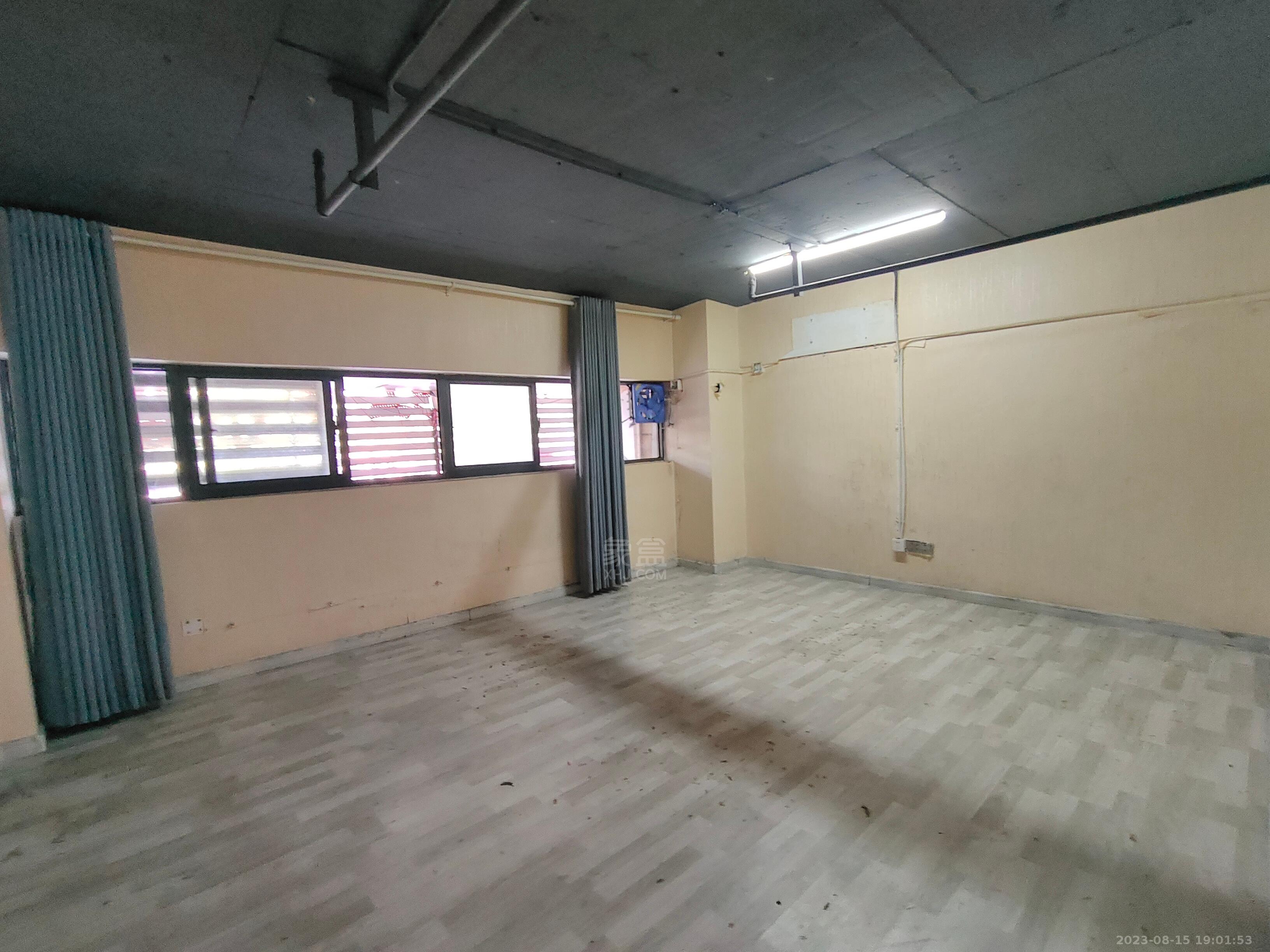 蓝溪谷 3室2厅1卫 5000.00元/月 蓝溪谷 3室2厅1卫 5000.00元/月室内图