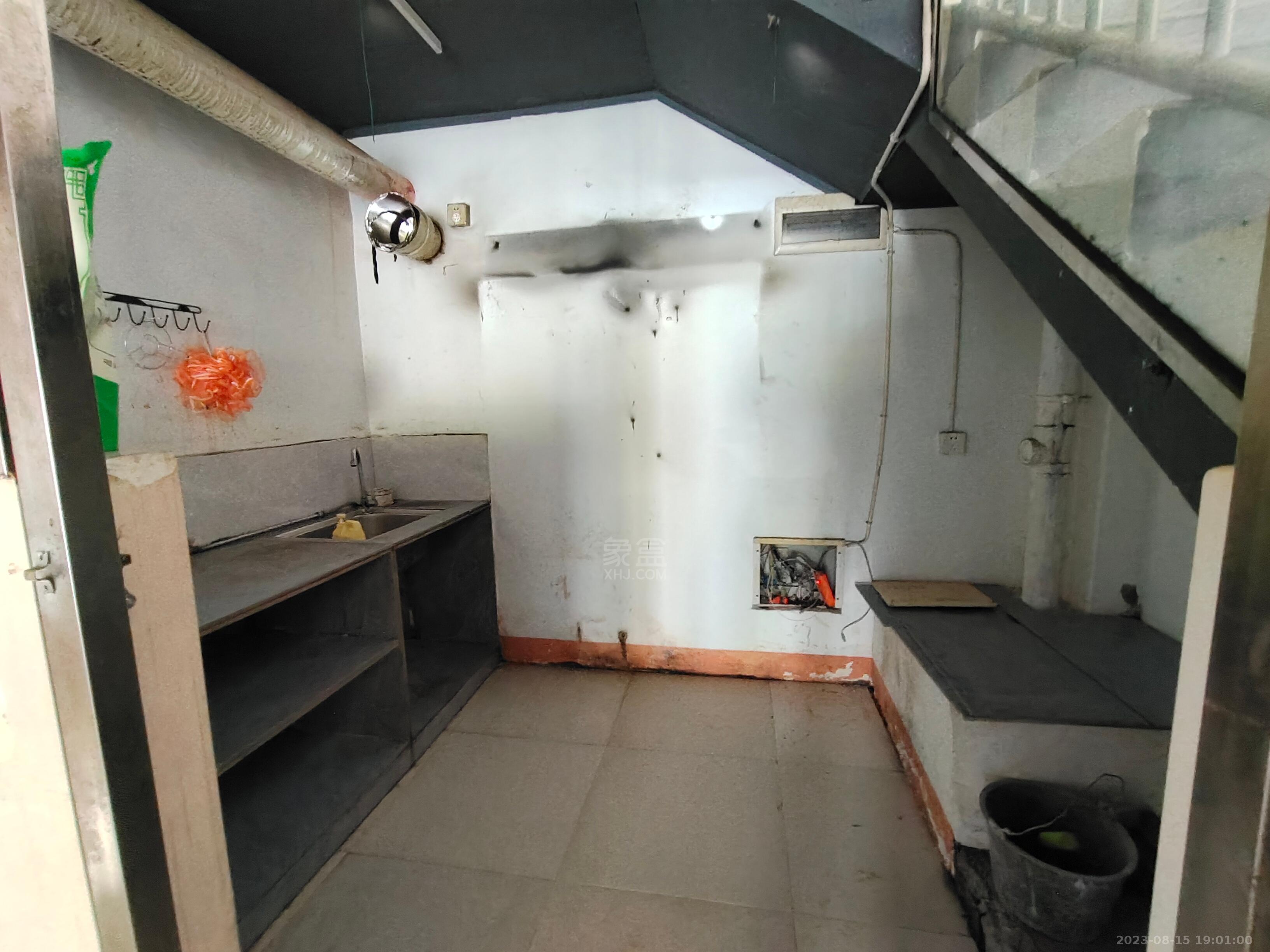 蓝溪谷 3室2厅1卫 5000.00元/月 蓝溪谷 3室2厅1卫 5000.00元/月室内图