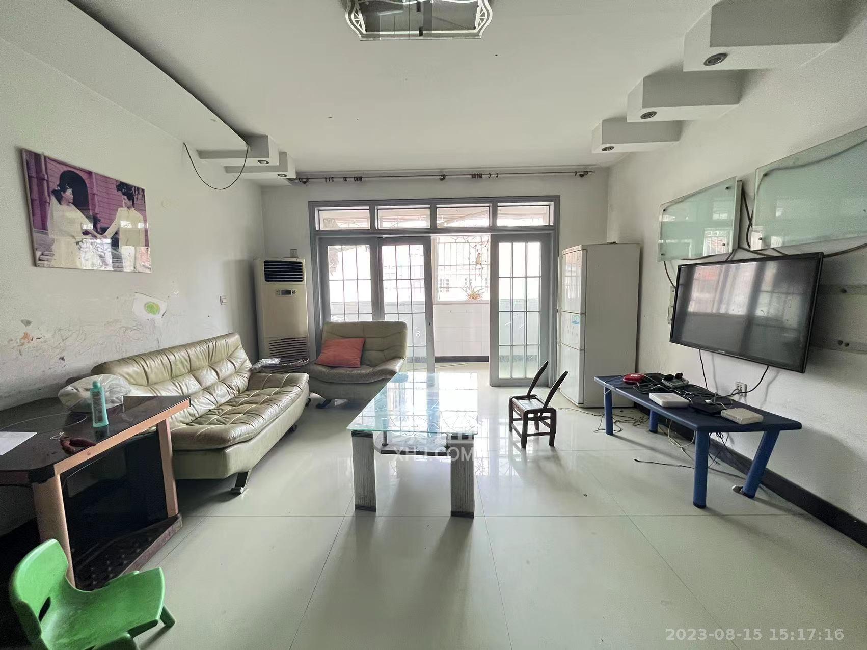新桥小区  3室2厅2卫   1700.00元/月室内图1