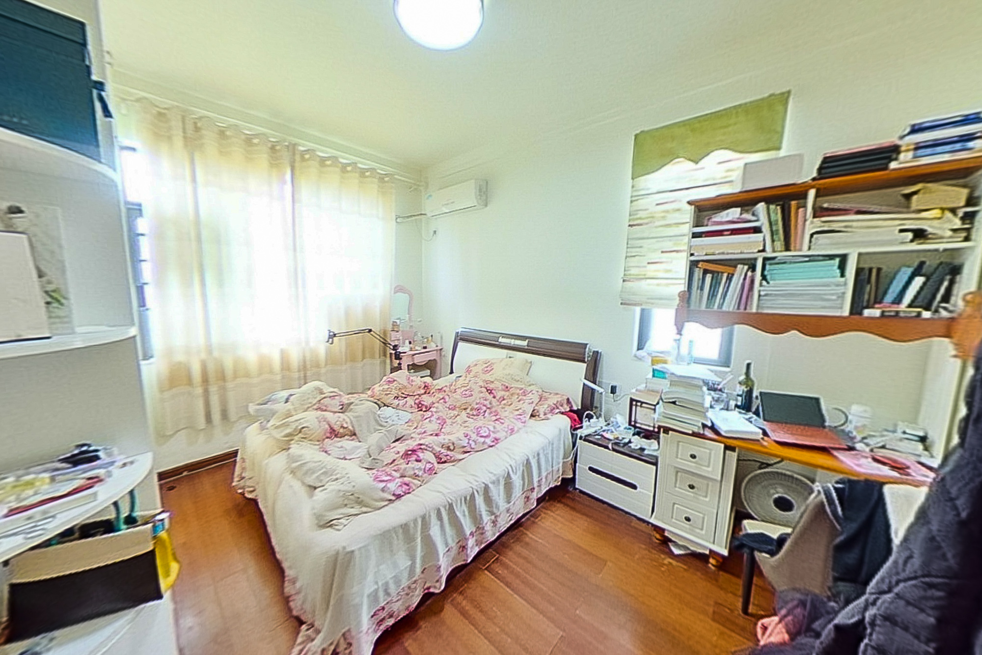 阳光100三期  2室2厅1卫    95.0万卧室