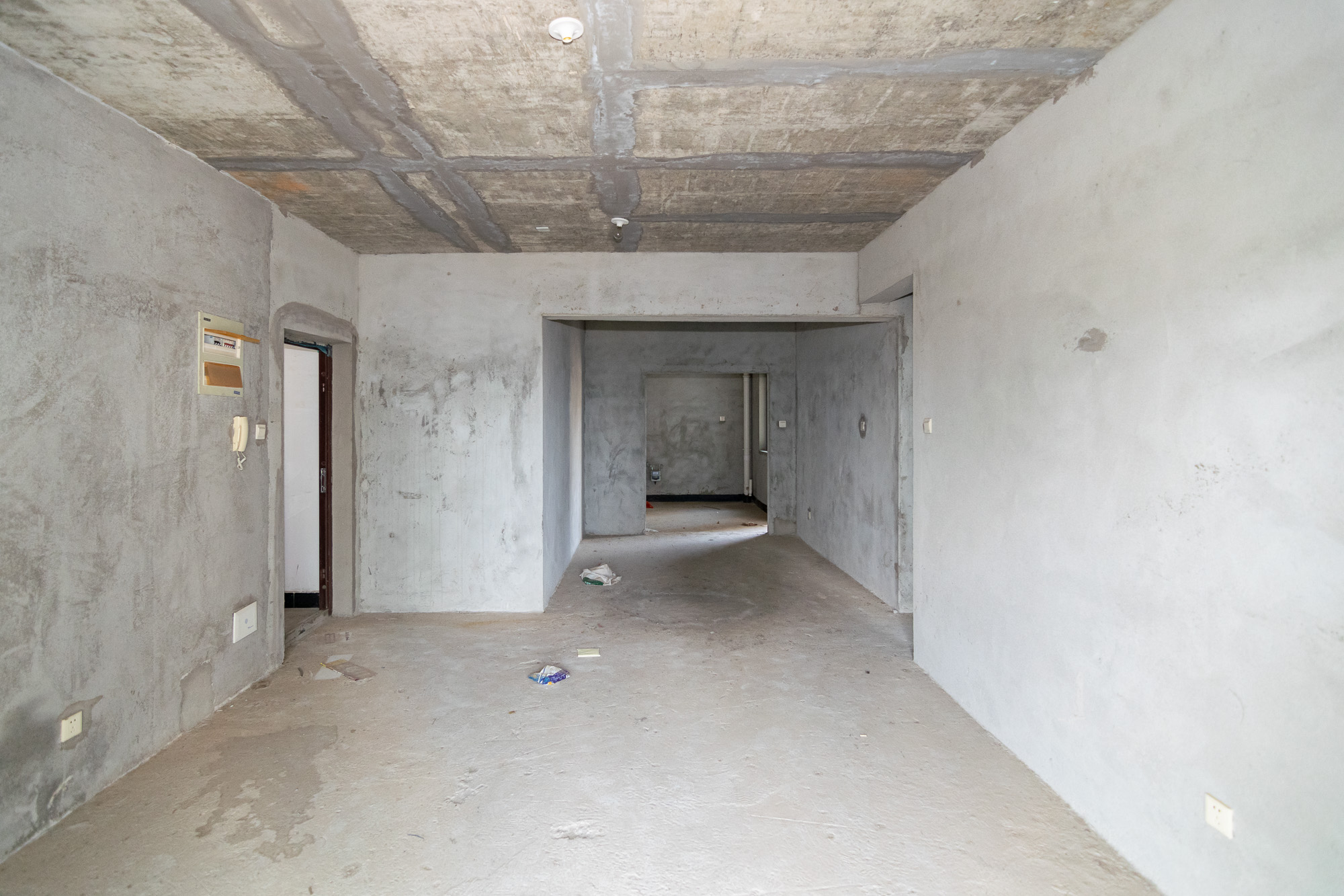 红建滨水铭城  4室2厅1卫    69.0万 红建滨水铭城  4室2厅1卫    69.0万客厅