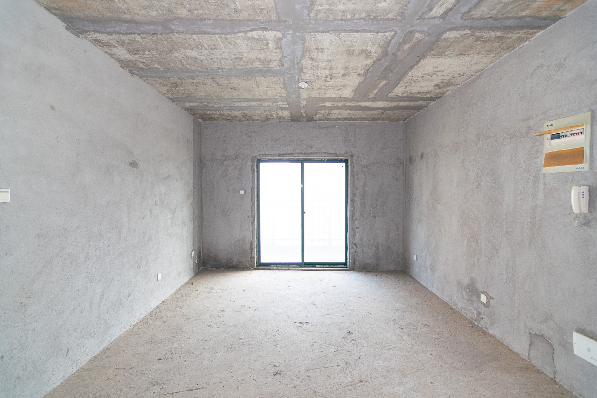 红建滨水铭城  4室2厅1卫    69.0万 红建滨水铭城  4室2厅1卫    69.0万客厅