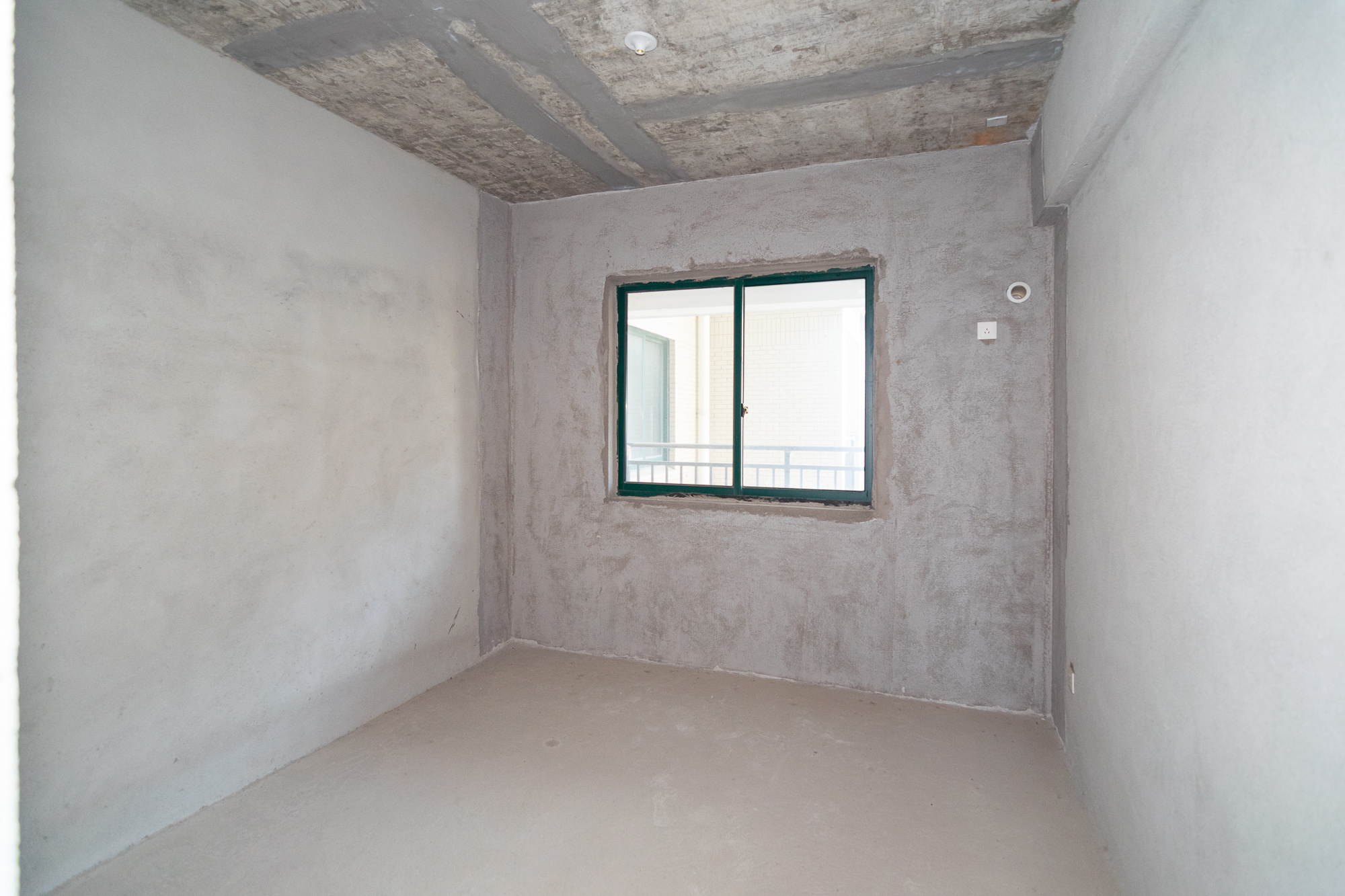 红建滨水铭城  4室2厅1卫    69.0万 红建滨水铭城  4室2厅1卫    69.0万卧室