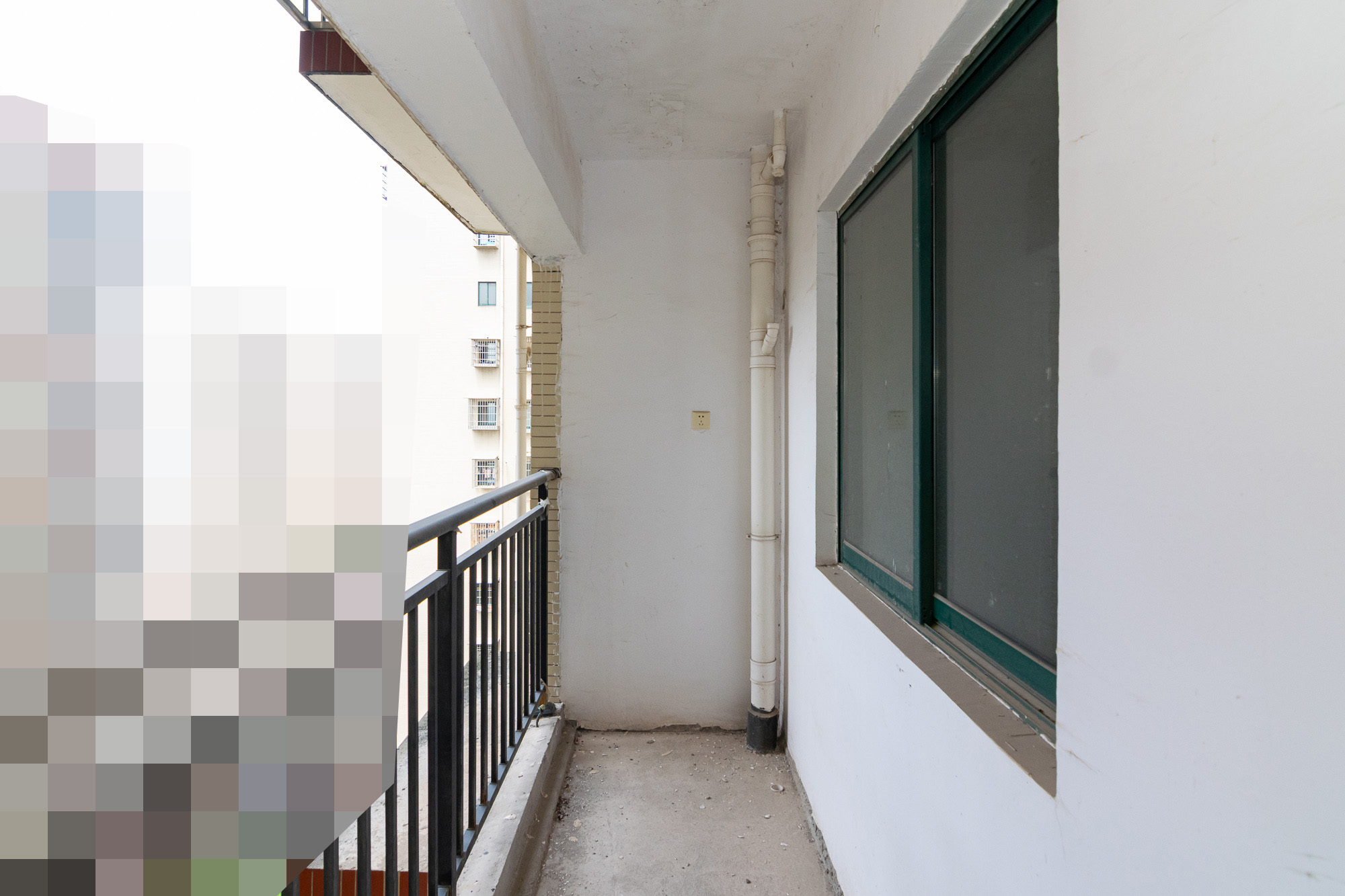 红建滨水铭城  4室2厅1卫    69.0万 红建滨水铭城  4室2厅1卫    69.0万阳台