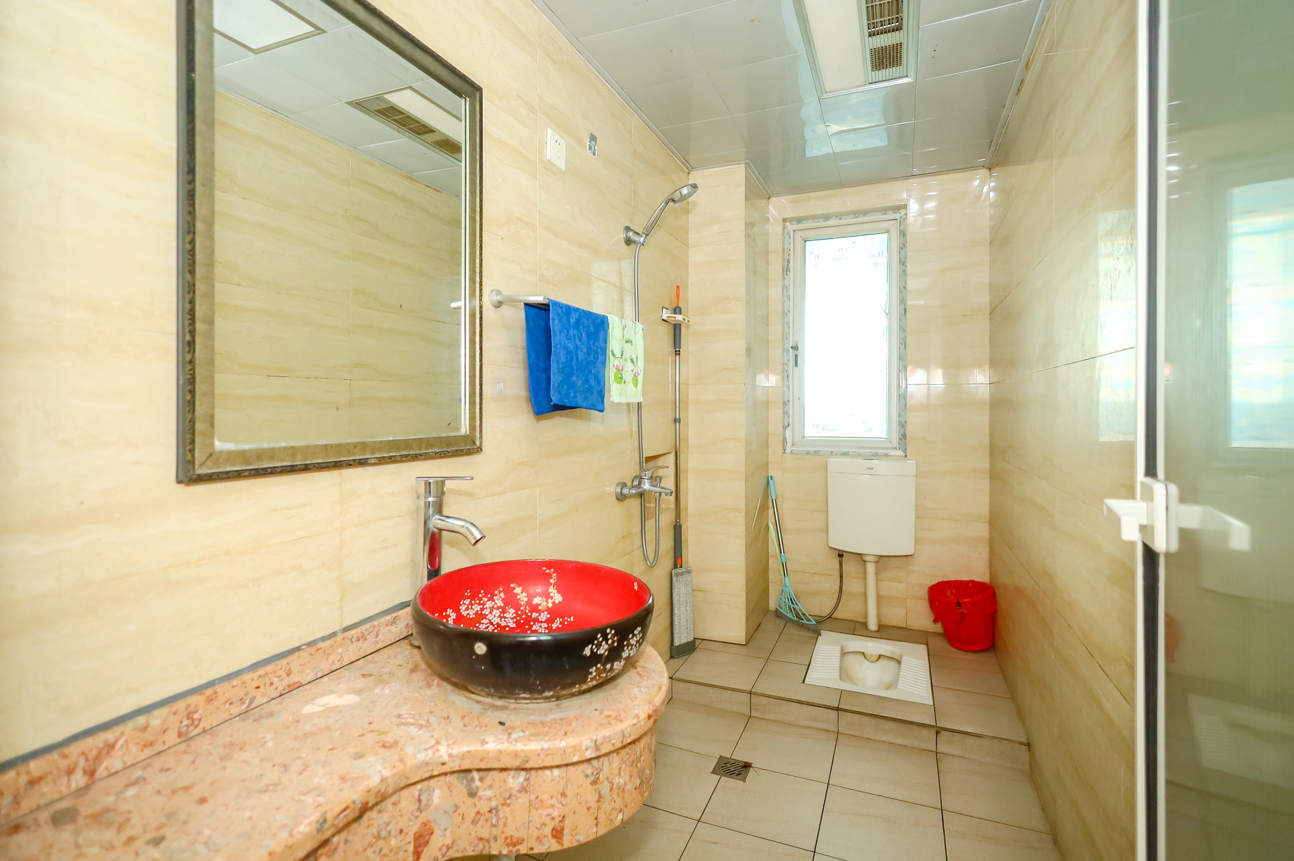 筑梦园 4室2厅2卫 86.0万 筑梦园 4室2厅2卫 86.0万卫生间