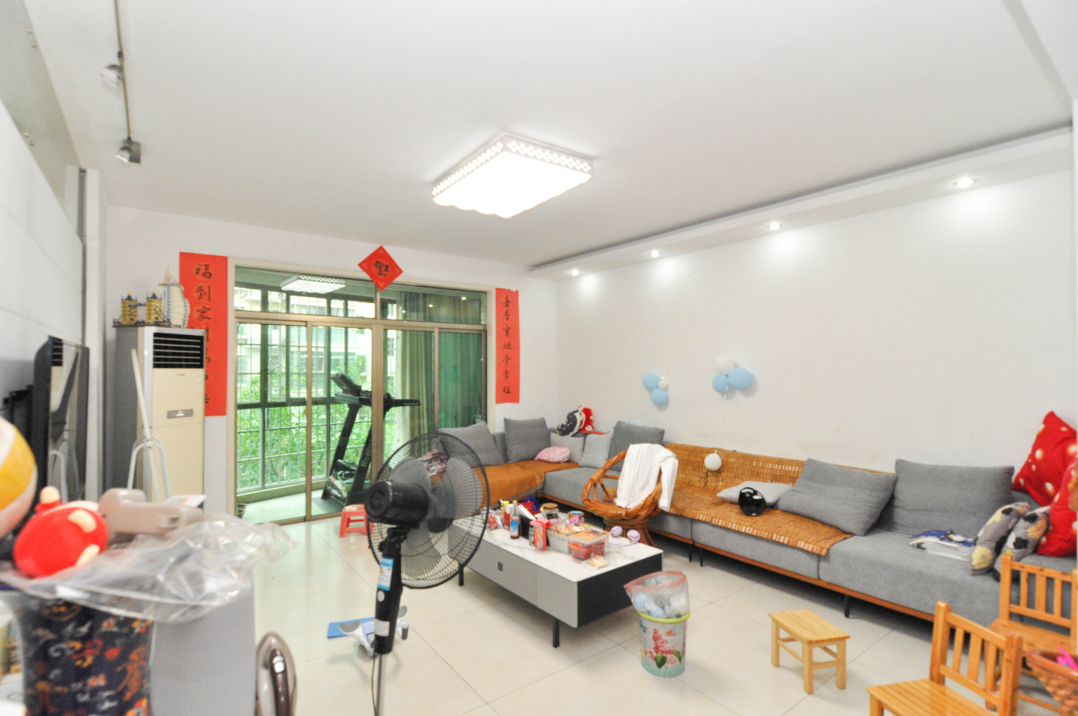 麓谷加州阳光  4室2厅2卫    120.0万 麓谷加州阳光  4室2厅2卫    120.0万客厅