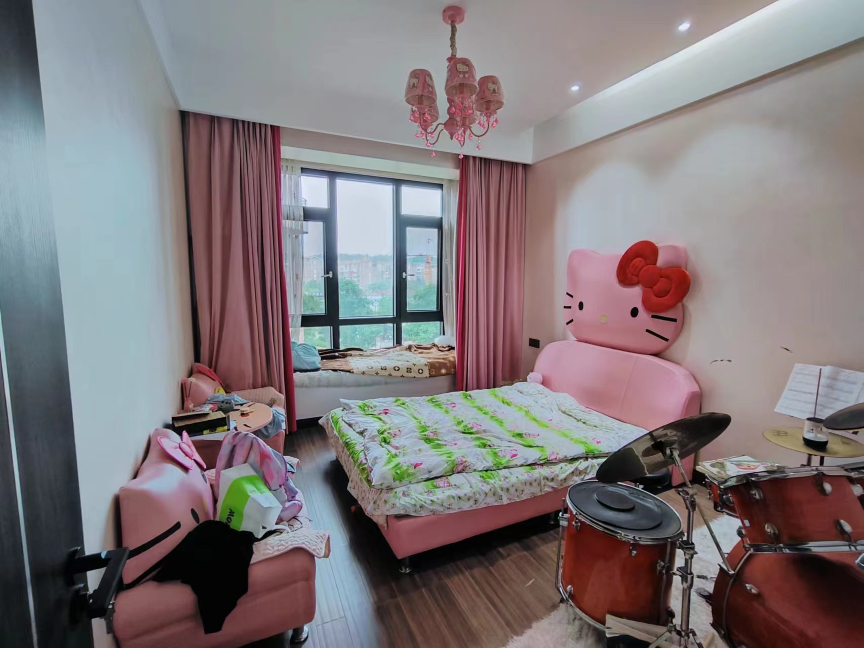 翡翠公园(北大资源) 4室3厅3卫 190.0万 翡翠公园(北大资源) 4室3厅3卫 190.0万室内图