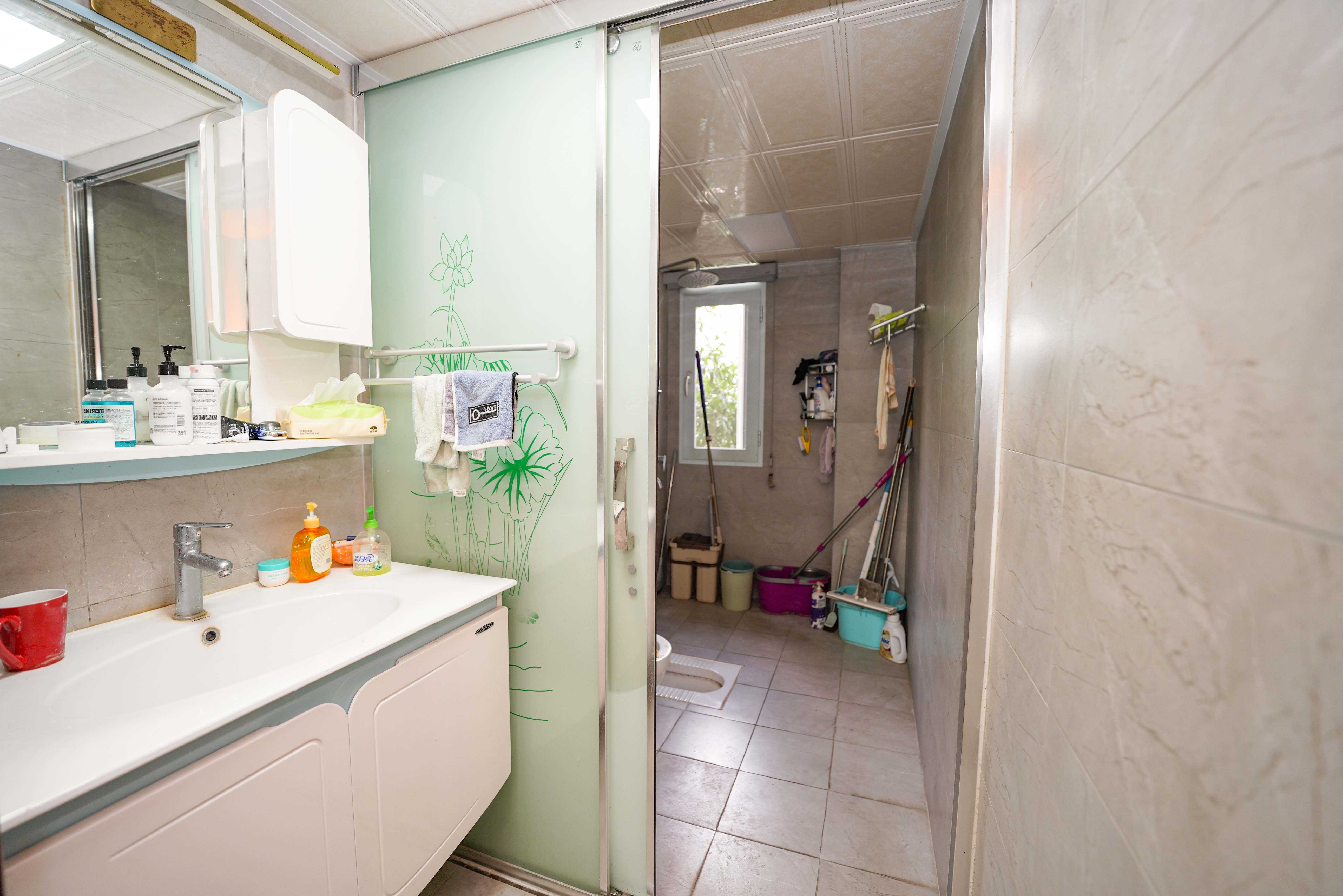 嘉华城(一期) 5室2厅2卫 208.00万 嘉华城(一期) 5室2厅2卫 208.00万卫生间