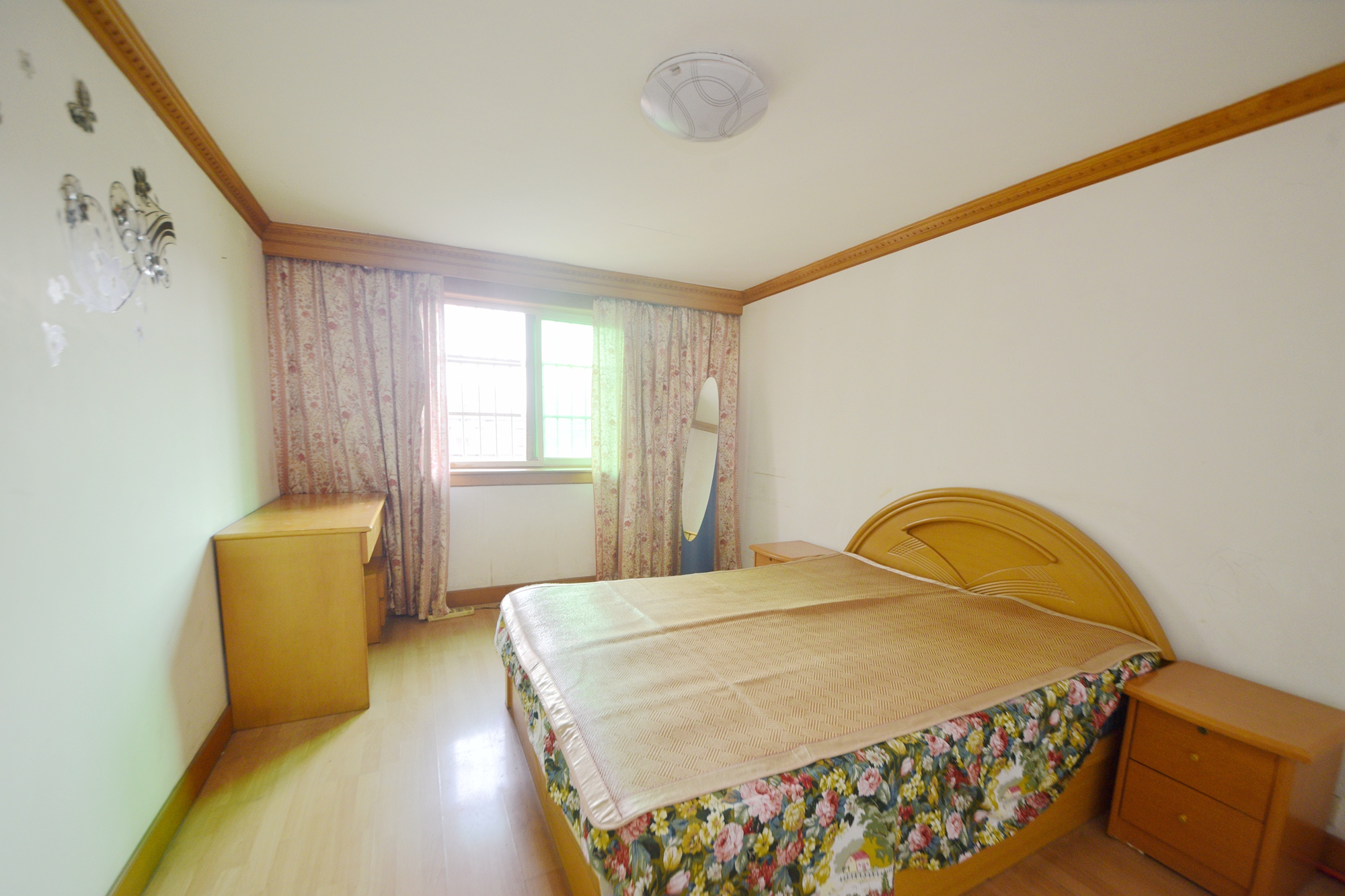 建丰公寓（长沙卷烟厂宿舍）  4室3厅2卫   98.00万卧室