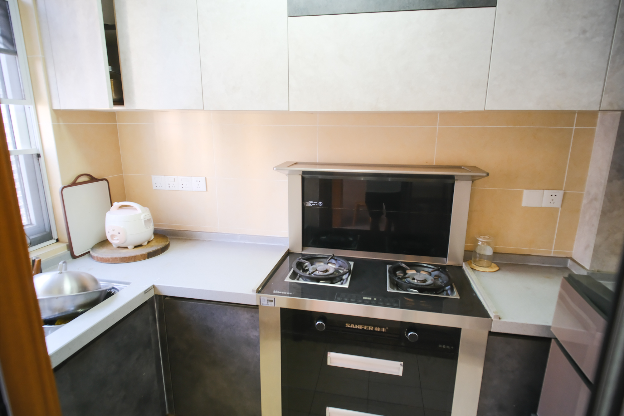 保利香槟国际  3室2厅2卫    111.8万厨房