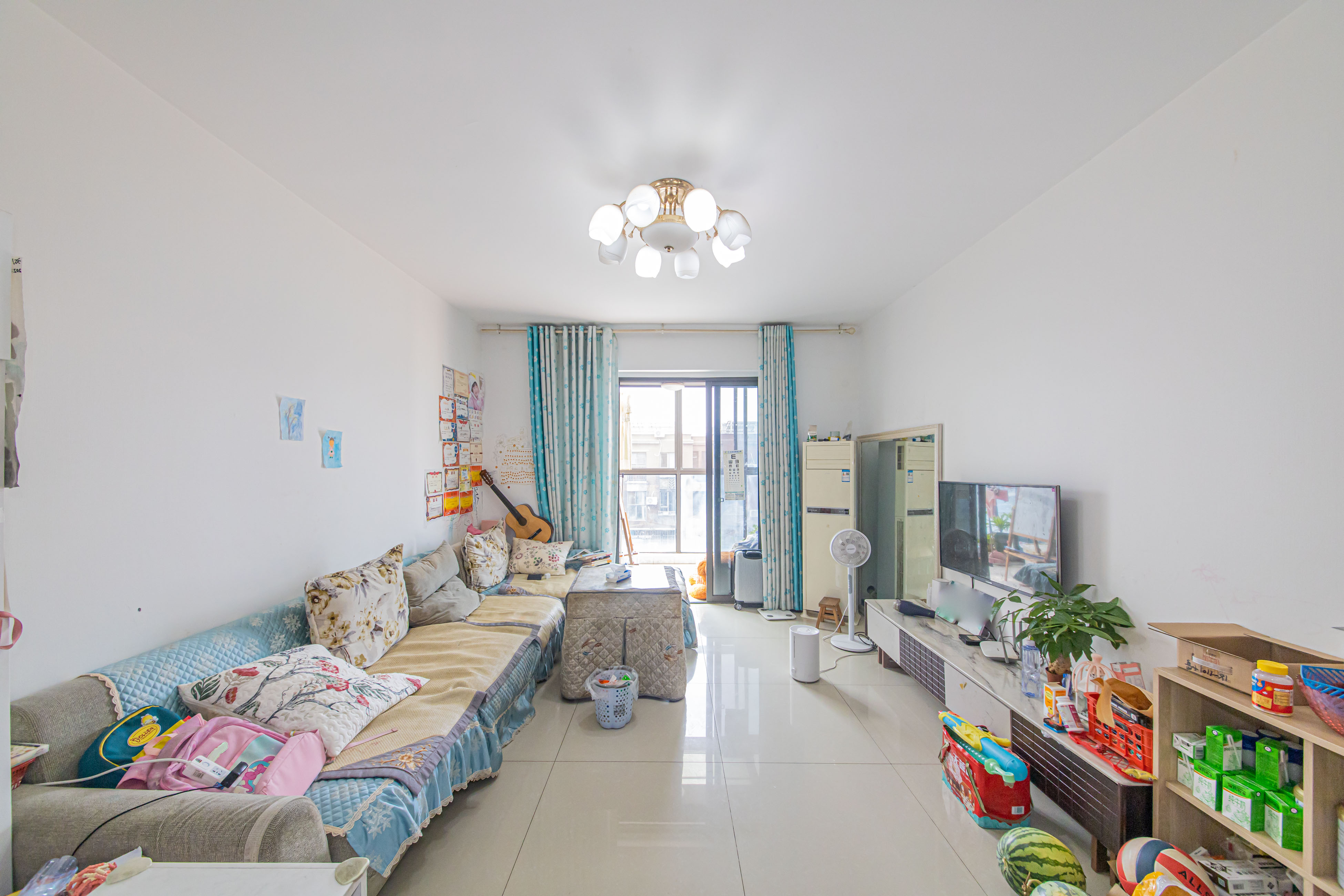 绿地公馆（绿地名邸）  3室2厅2卫    102.0万客厅