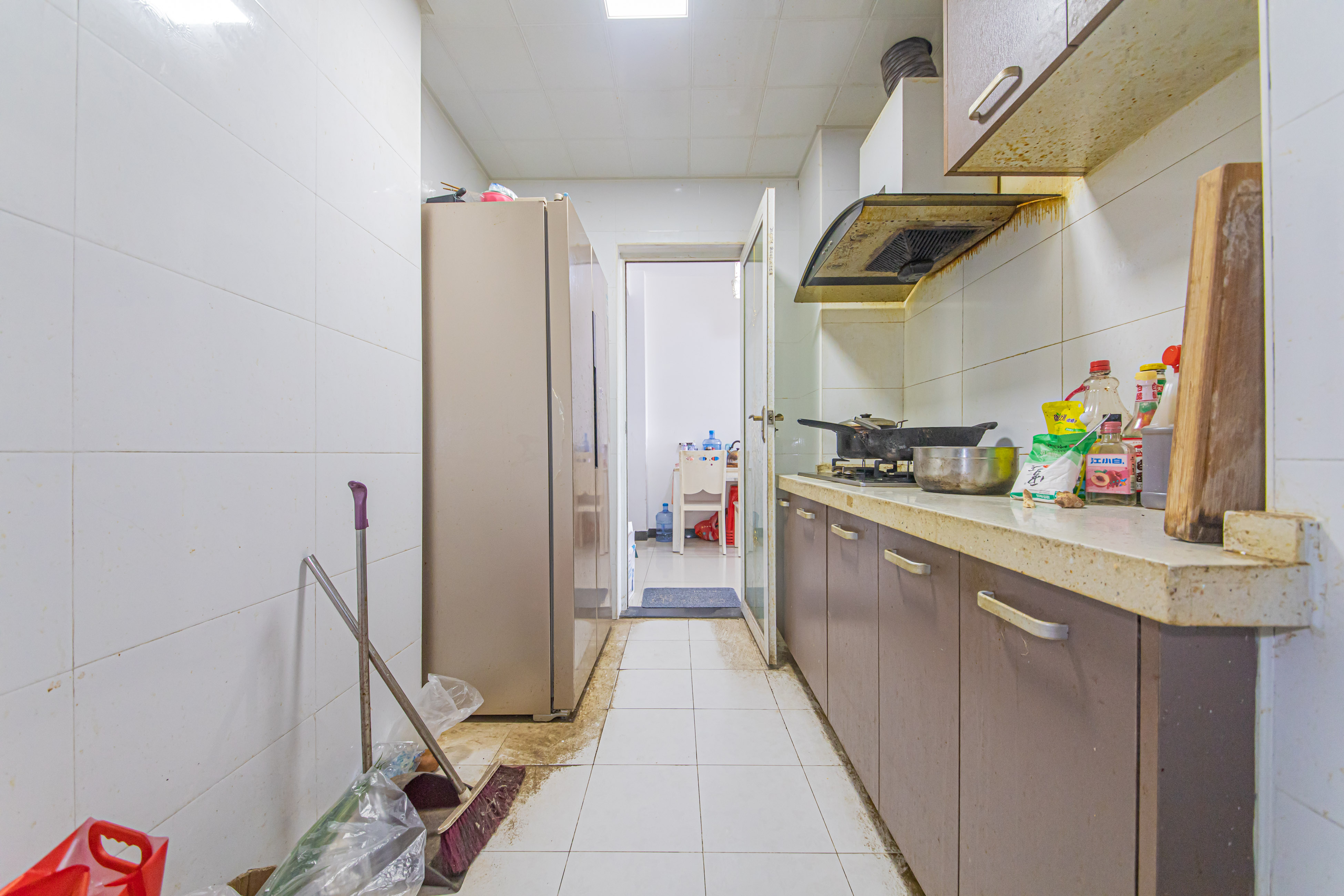 绿地公馆（绿地名邸）  3室2厅2卫    102.0万厨房