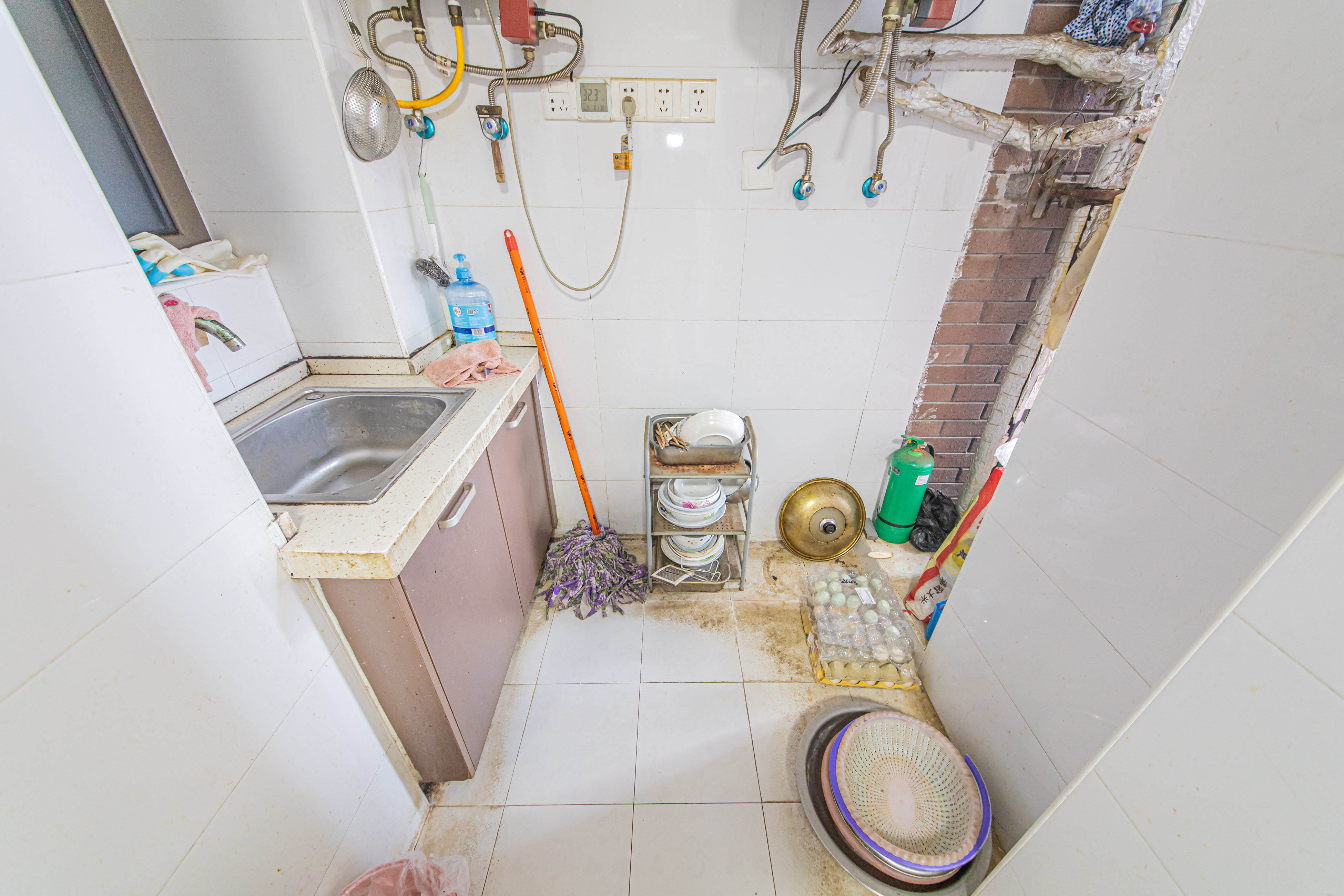 绿地公馆（绿地名邸）  3室2厅2卫    102.0万厨房