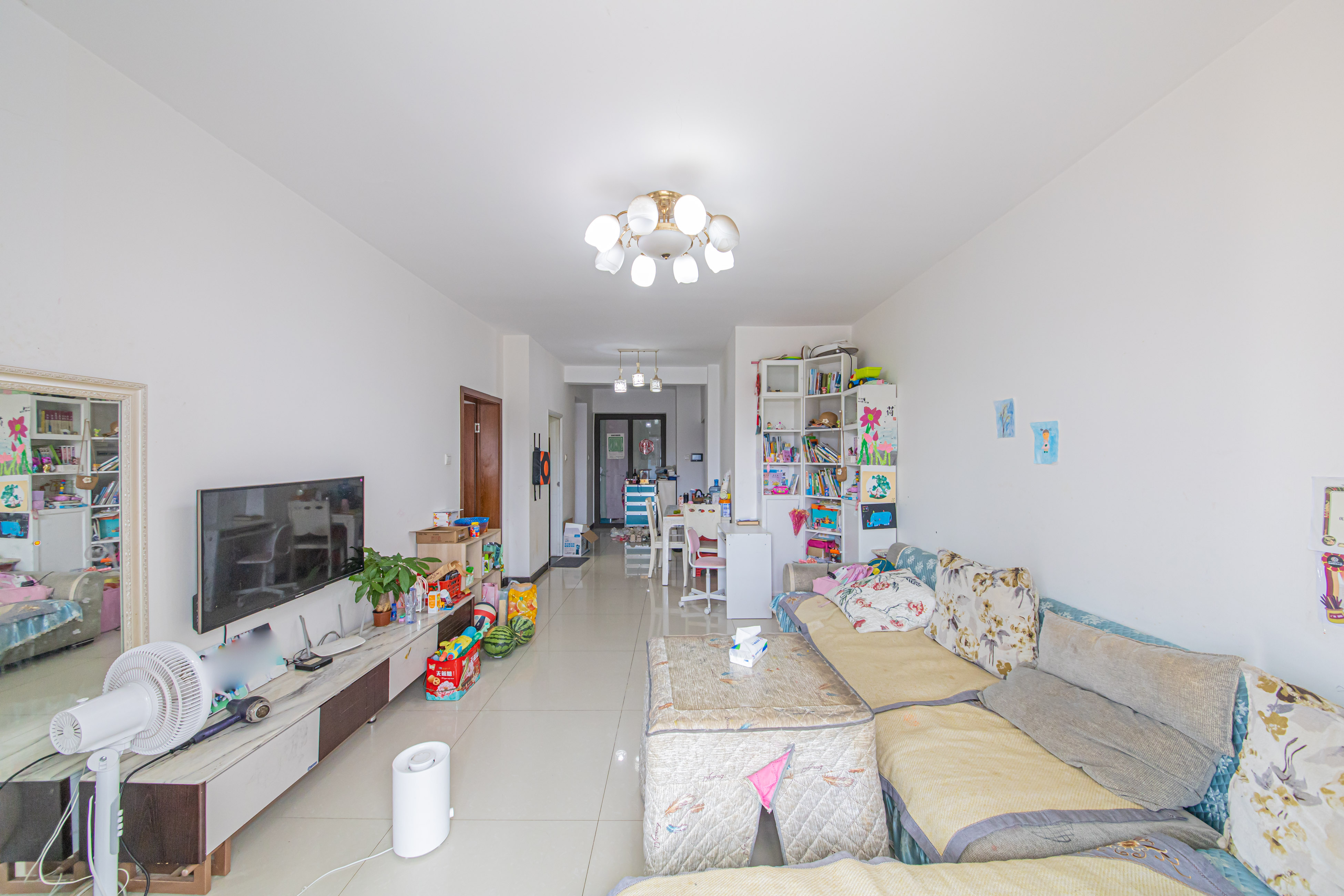 绿地公馆（绿地名邸）  3室2厅2卫    102.0万客厅