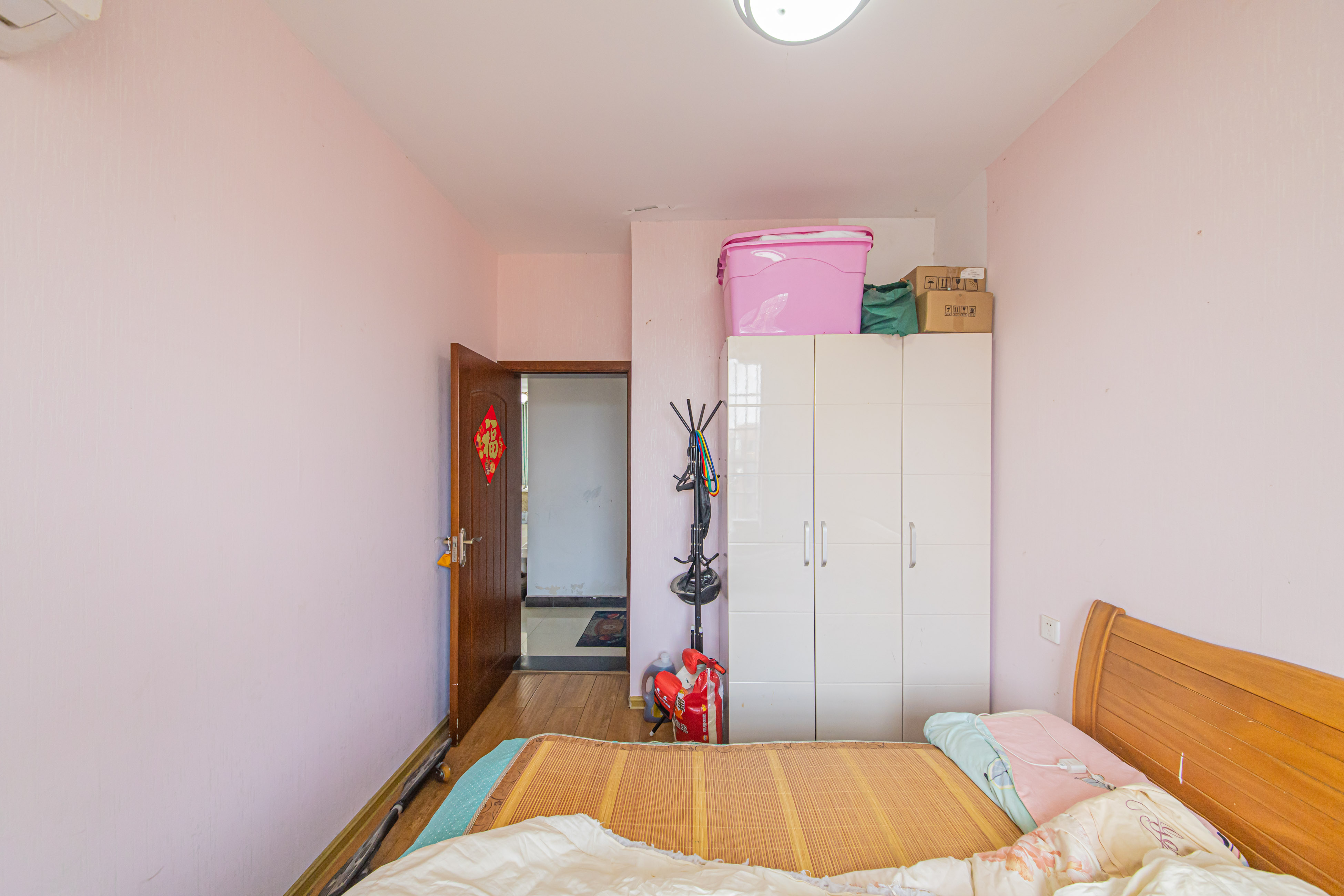 绿地公馆（绿地名邸）  3室2厅2卫    102.0万卧室