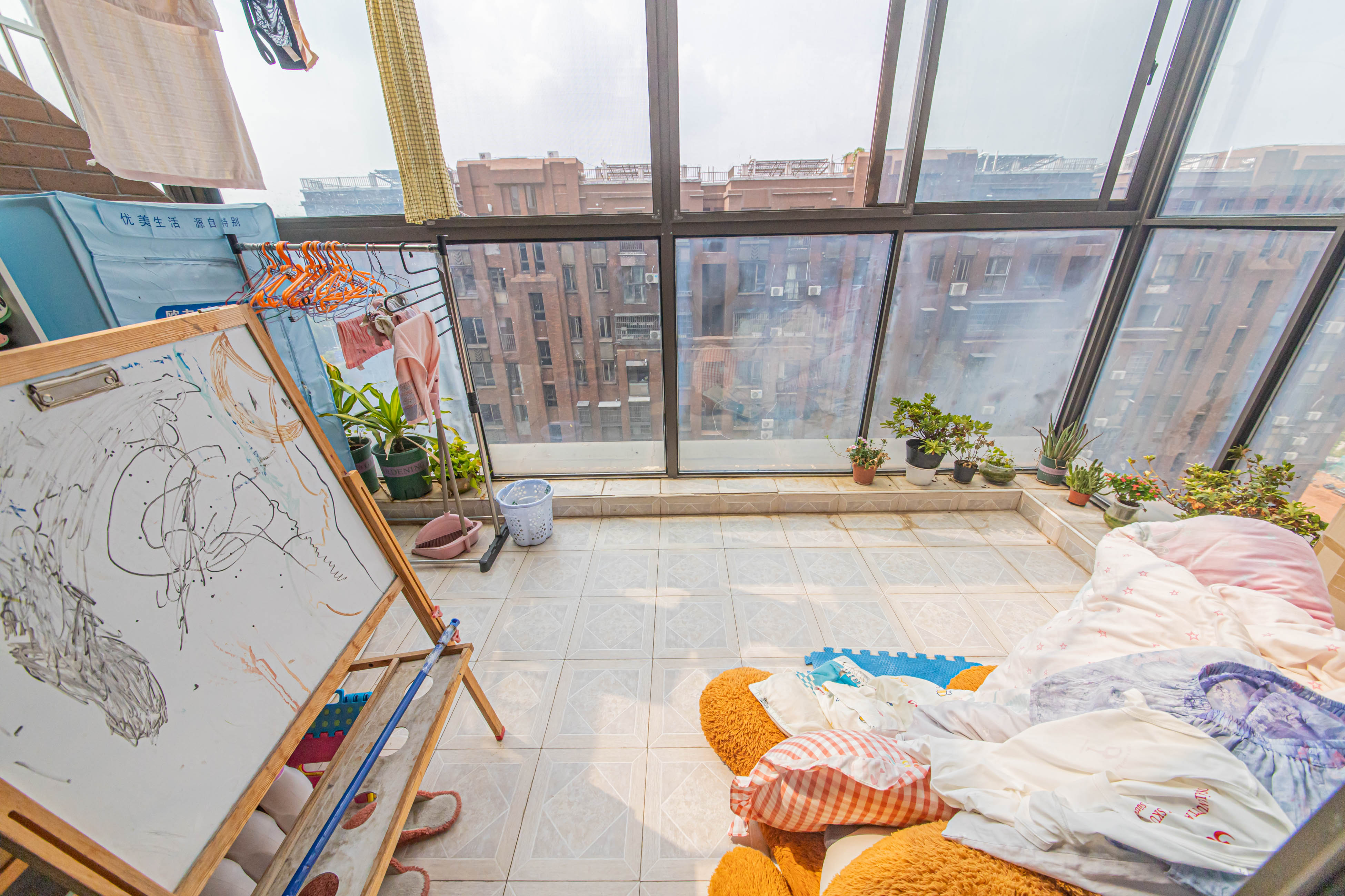 绿地公馆（绿地名邸）  3室2厅2卫    102.0万阳台