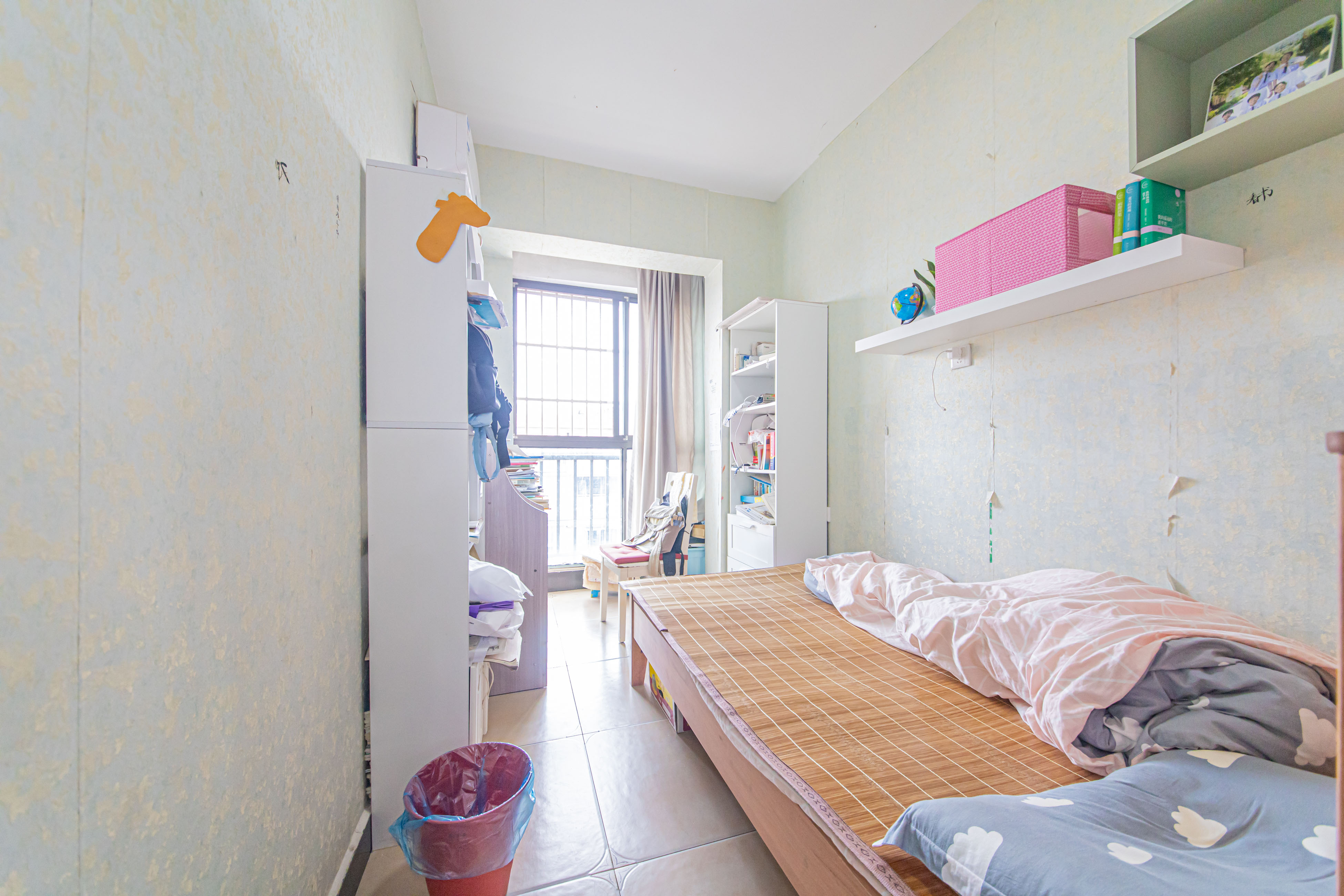 绿地公馆（绿地名邸）  3室2厅2卫    102.0万卧室