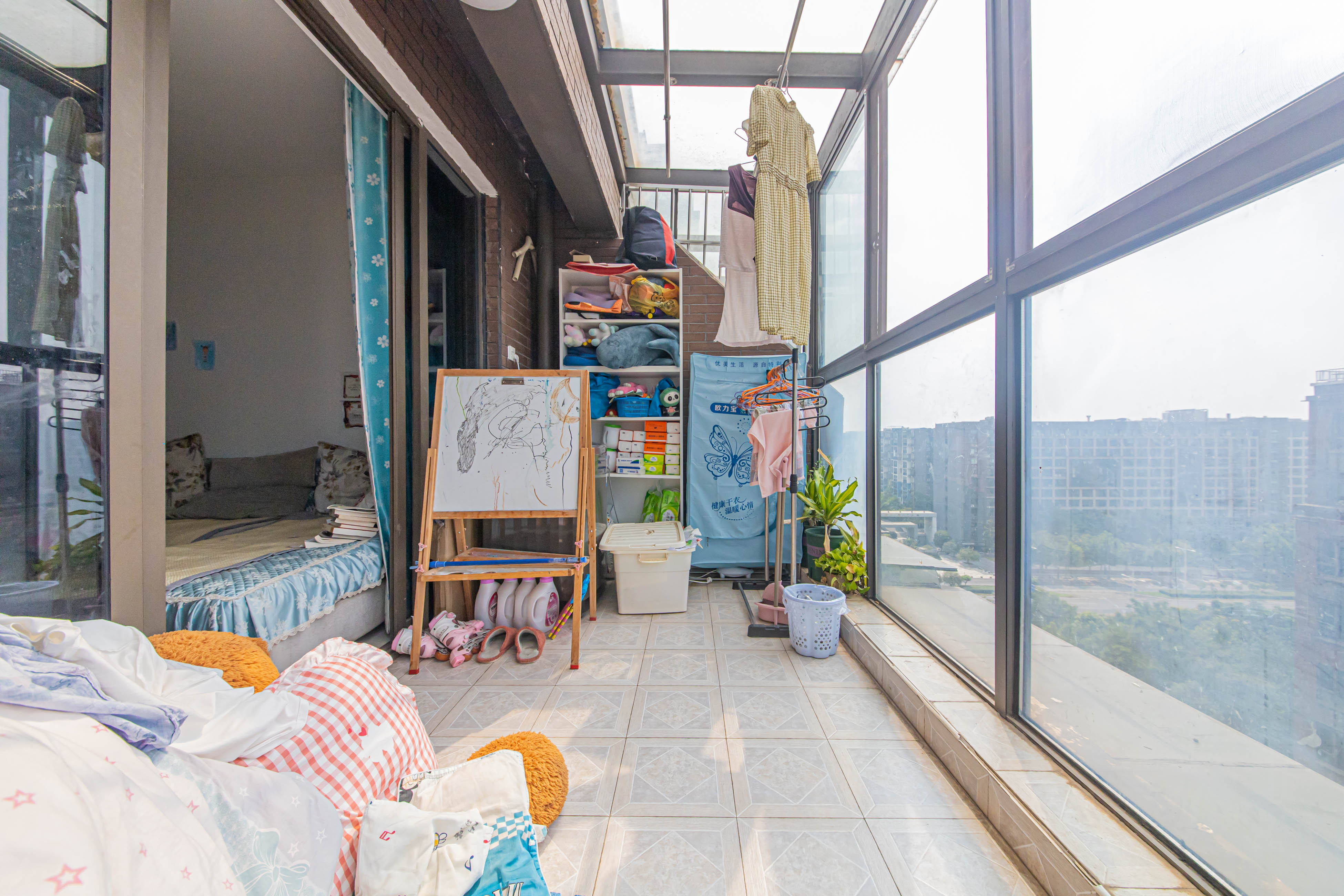 绿地公馆（绿地名邸）  3室2厅2卫    102.0万阳台